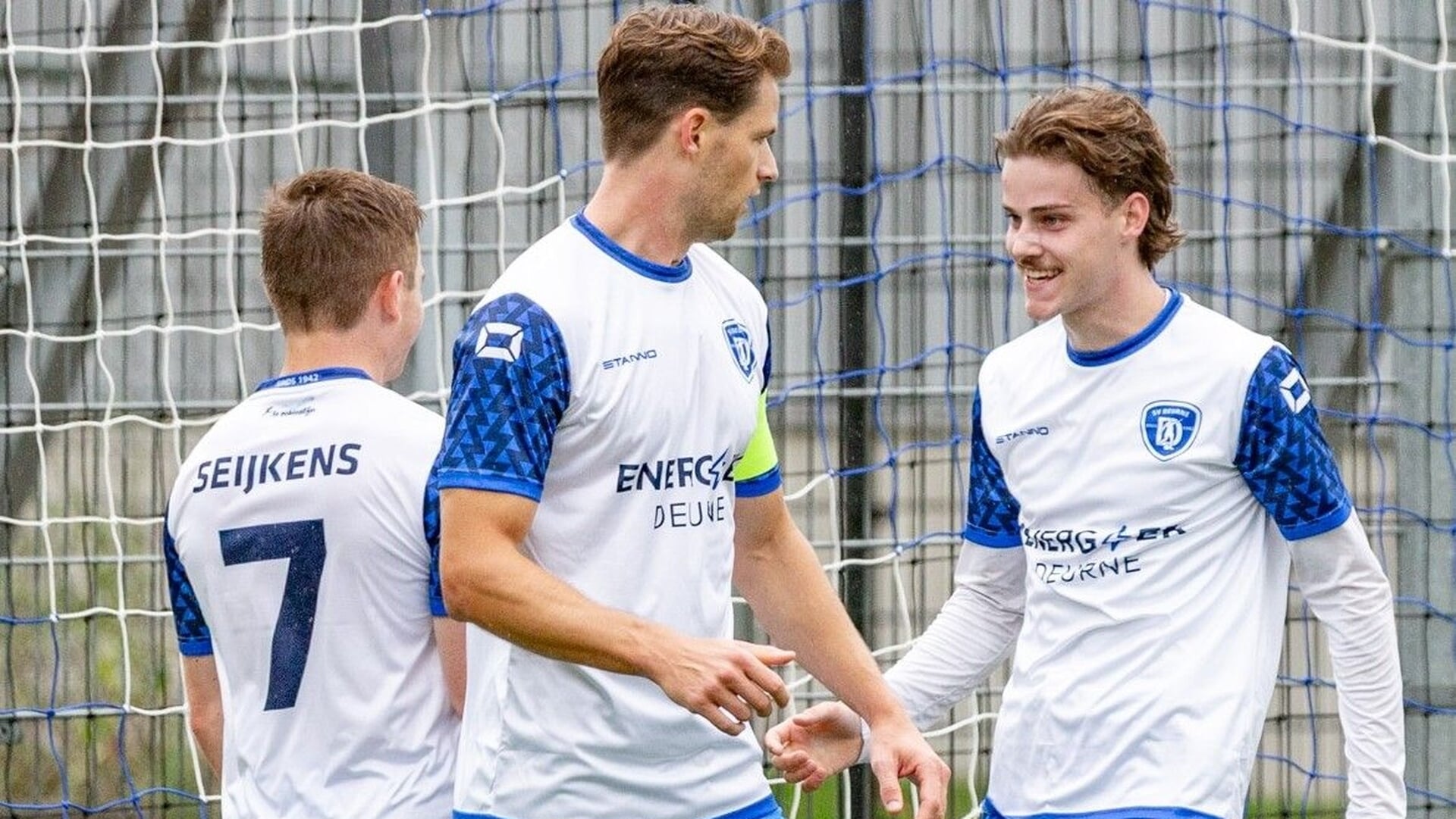 SV Deurne wint met 0-2 van GSV’28 en is ineens koploper