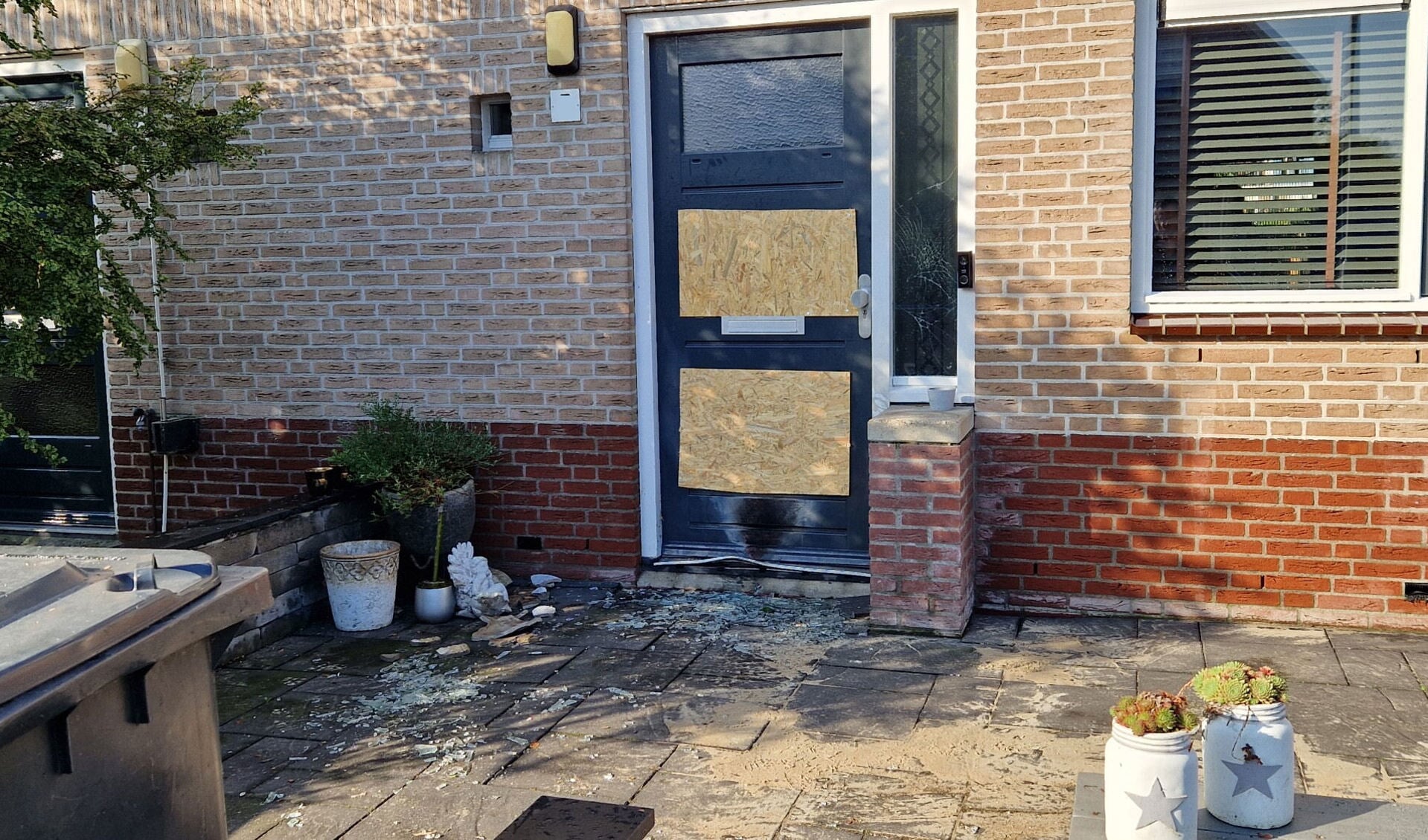 Harde explosie bij woning in Oosthuizen | Al het nieuws uit Edam - Volendam