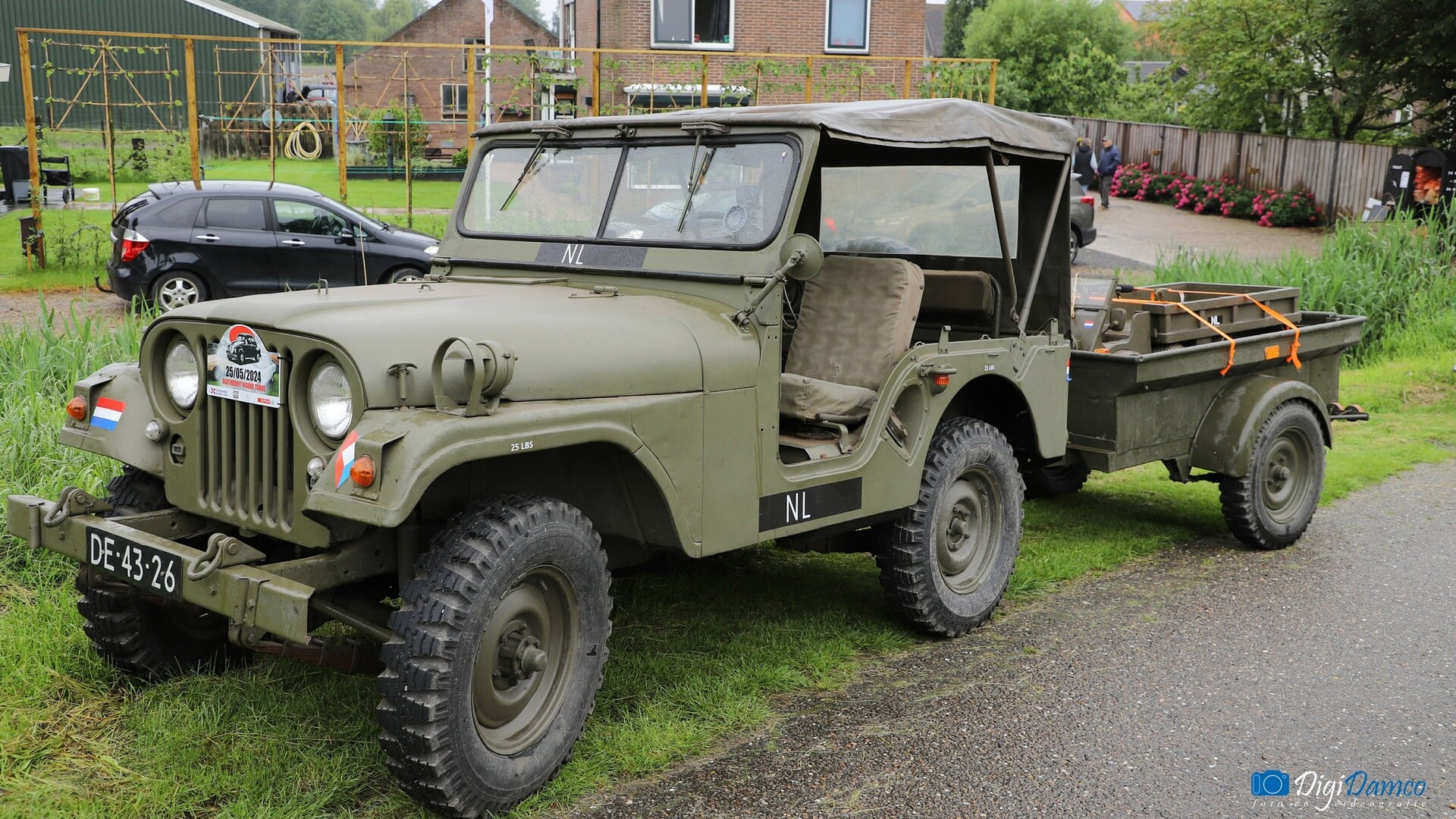 Geusje’s Stee vormt decor voor feestelijke oldtimerrit