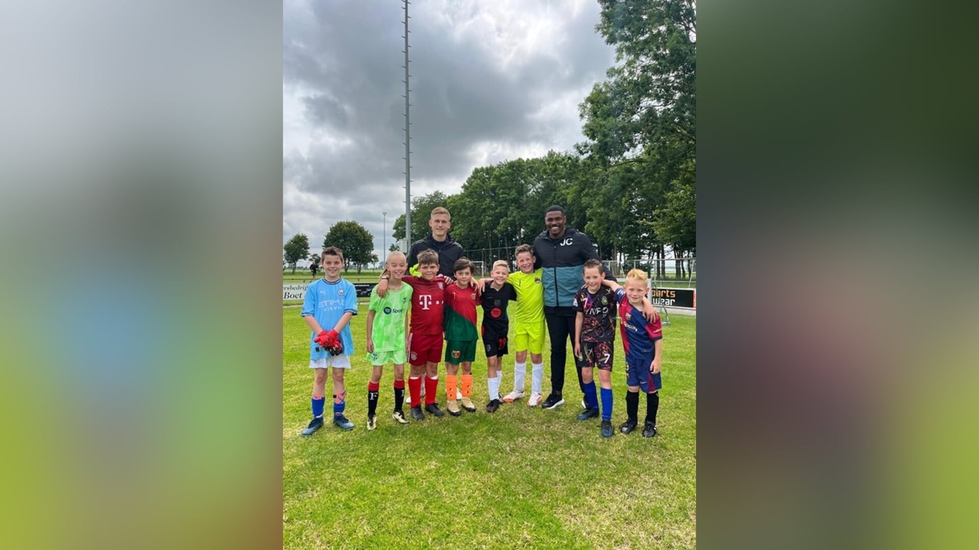 Jeugd geniet van clinic Voetbalschool Cijntje
