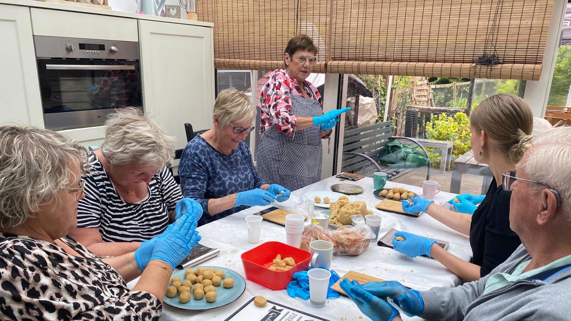 Dirkslandse kruukplaetjesactie levert ruim 4.000 euro op voor Elin