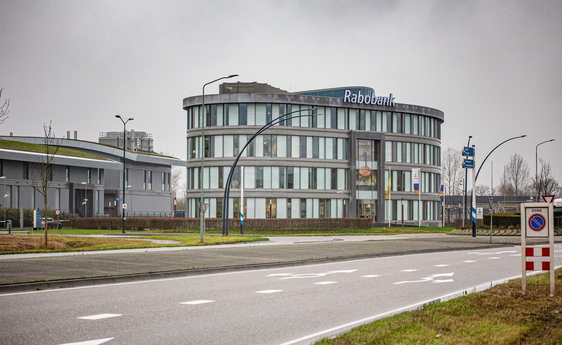 Rabo denkt na over verhuur ruimten van grotendeels leeg kantoor bij ...
