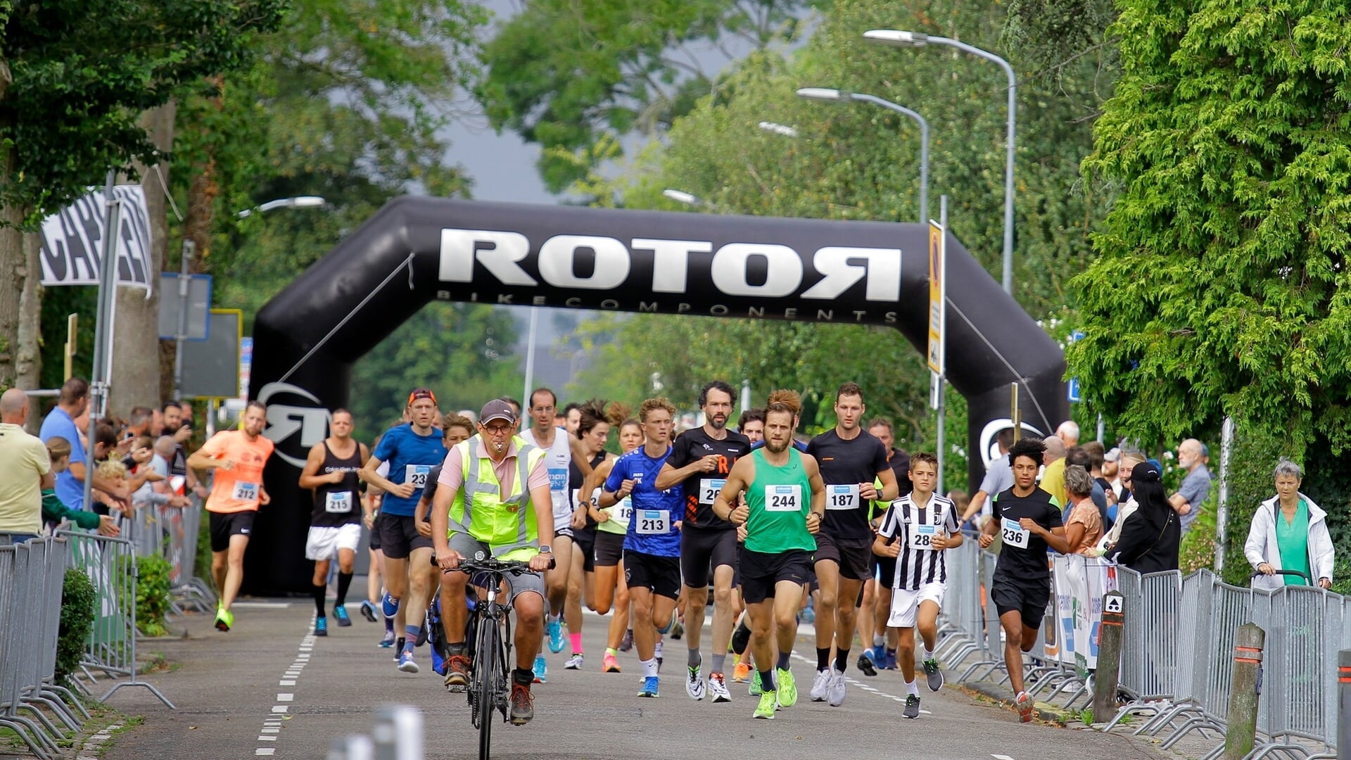 Dirksland start wielerdag met prestatieloop van 5 kilometer