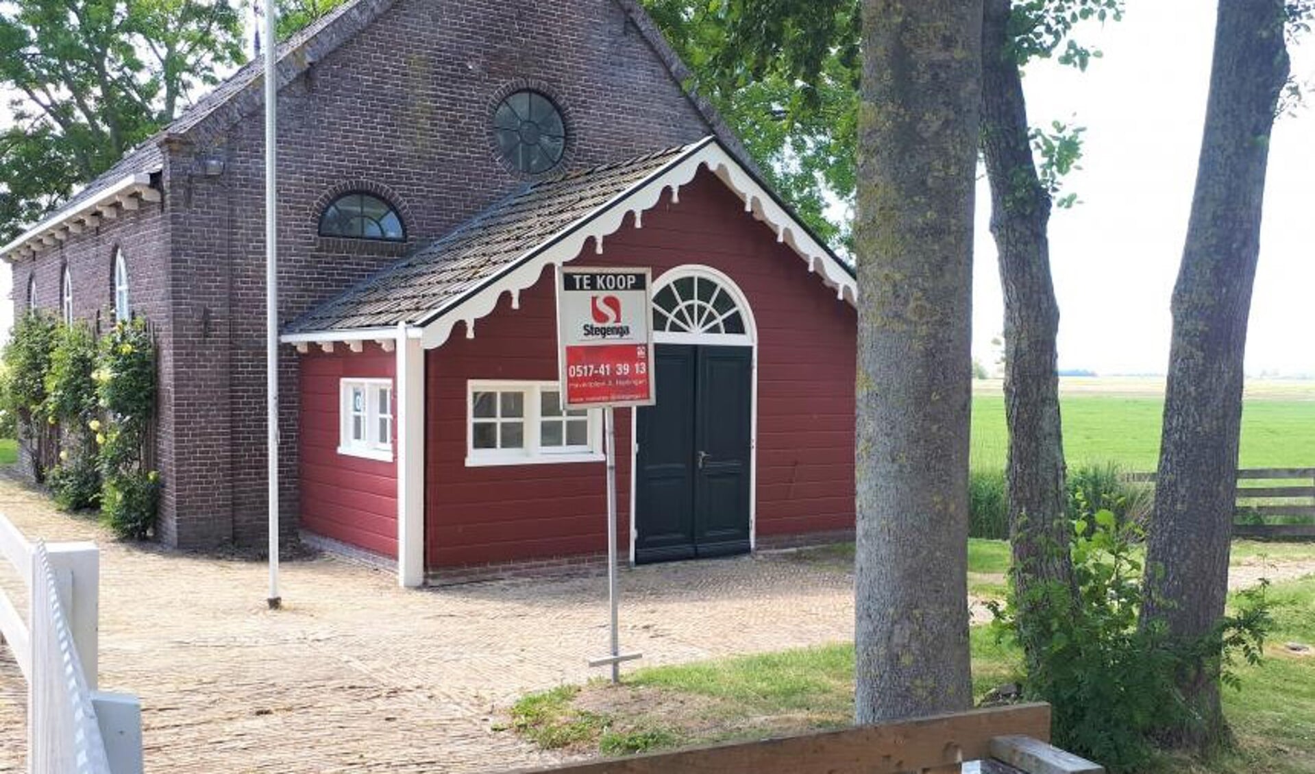 Kerkje Allingawier staat te koop