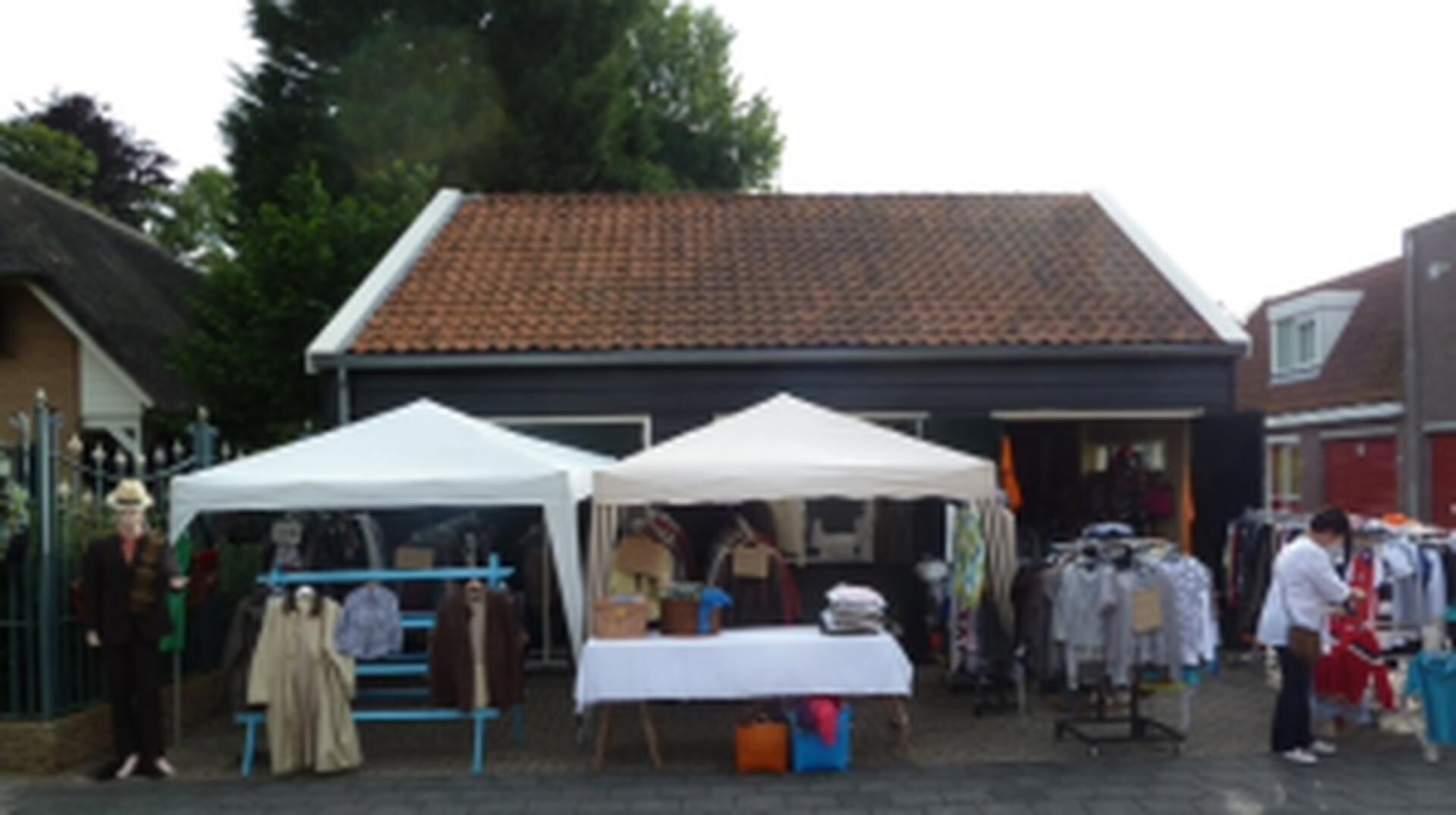 Exoduskerk organiseert kledingmarkt in Middelharnis