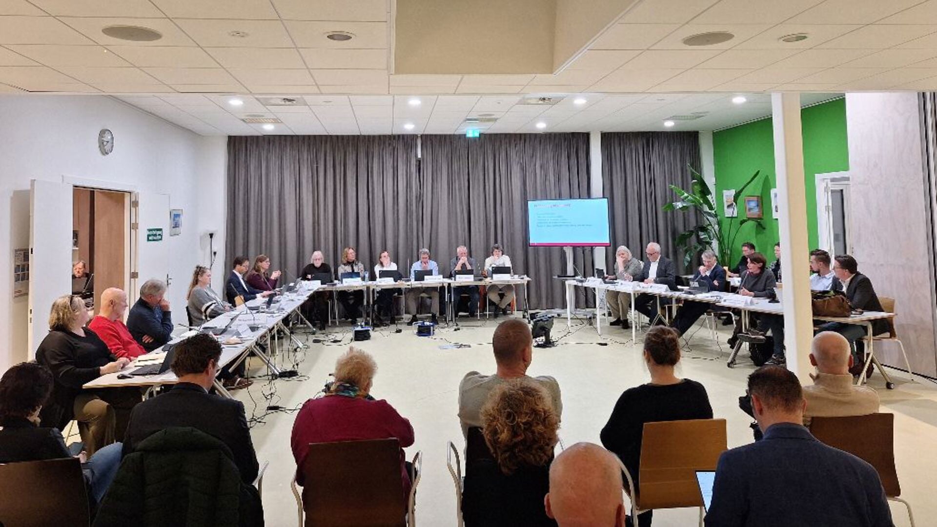 Commissie Burger en Bestuur: aandacht voor communicatie