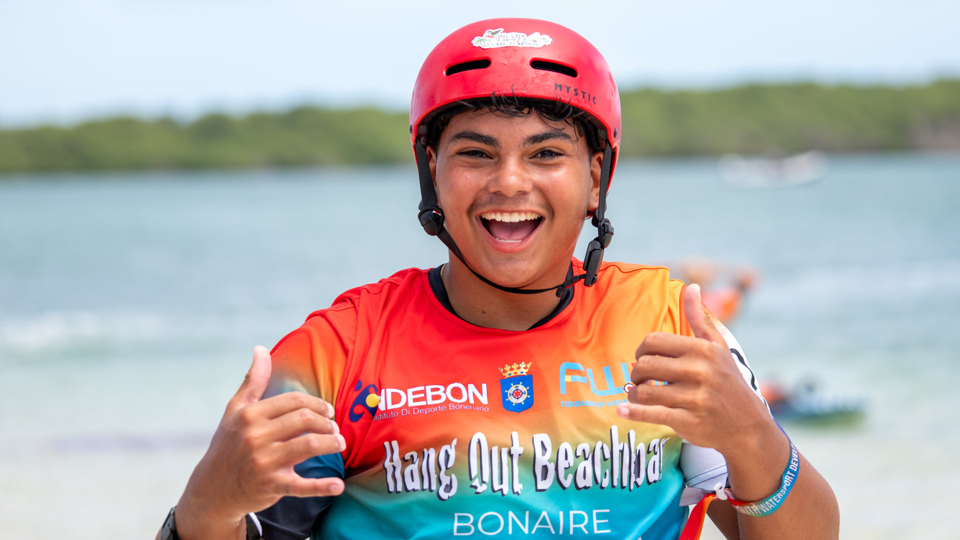 Bonaire: Arxon Gomperts secures windsurfing world title