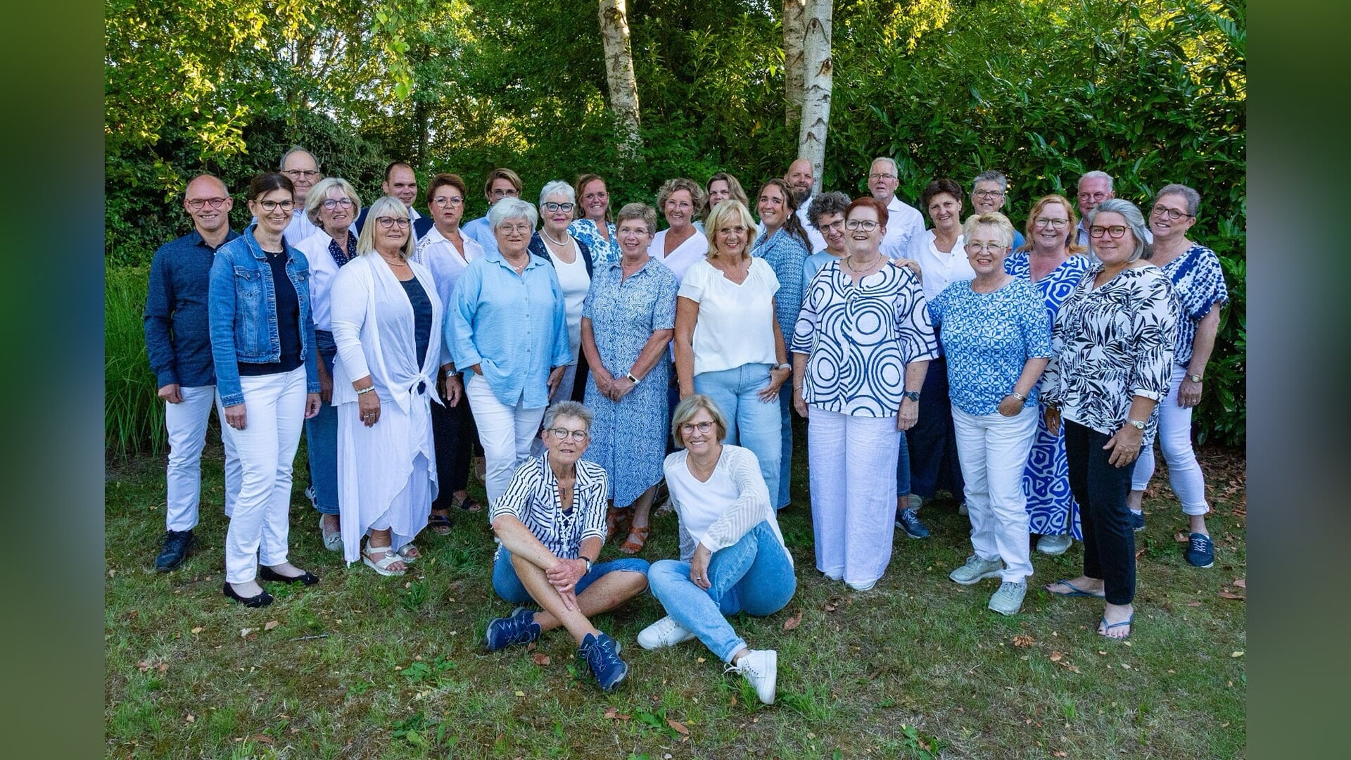 Ad de Joode 25 jaar dirigent van gospelkoor In Touch