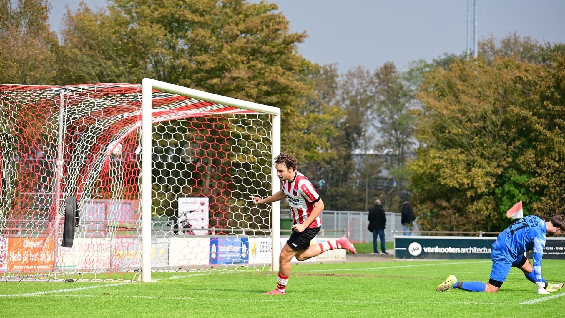 Rowan Breen leidt WFB met hattrick langs Melissant