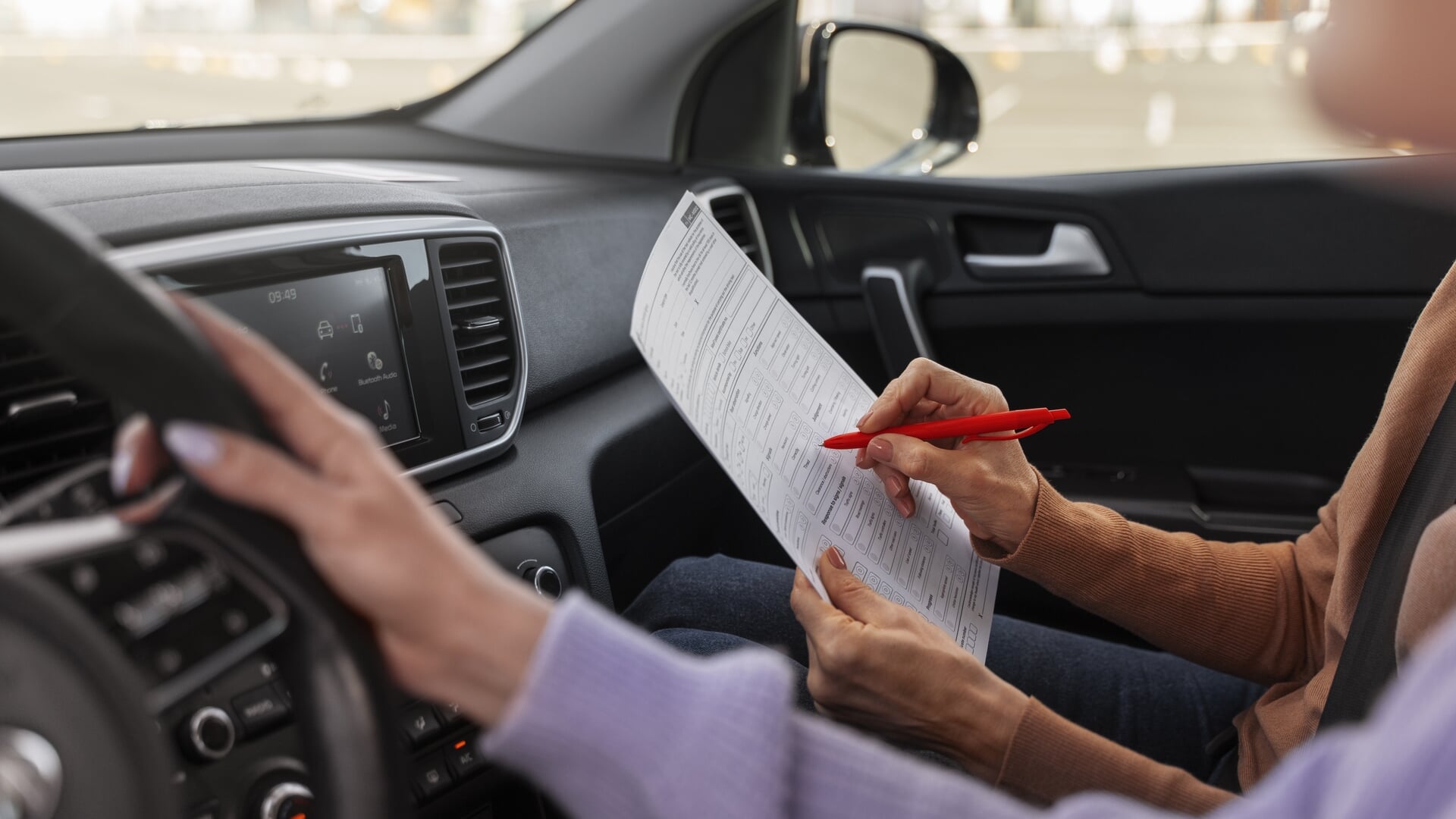 Goed nieuws voor rijbewijskandidaten: tussentijdse toets keert terug in ...