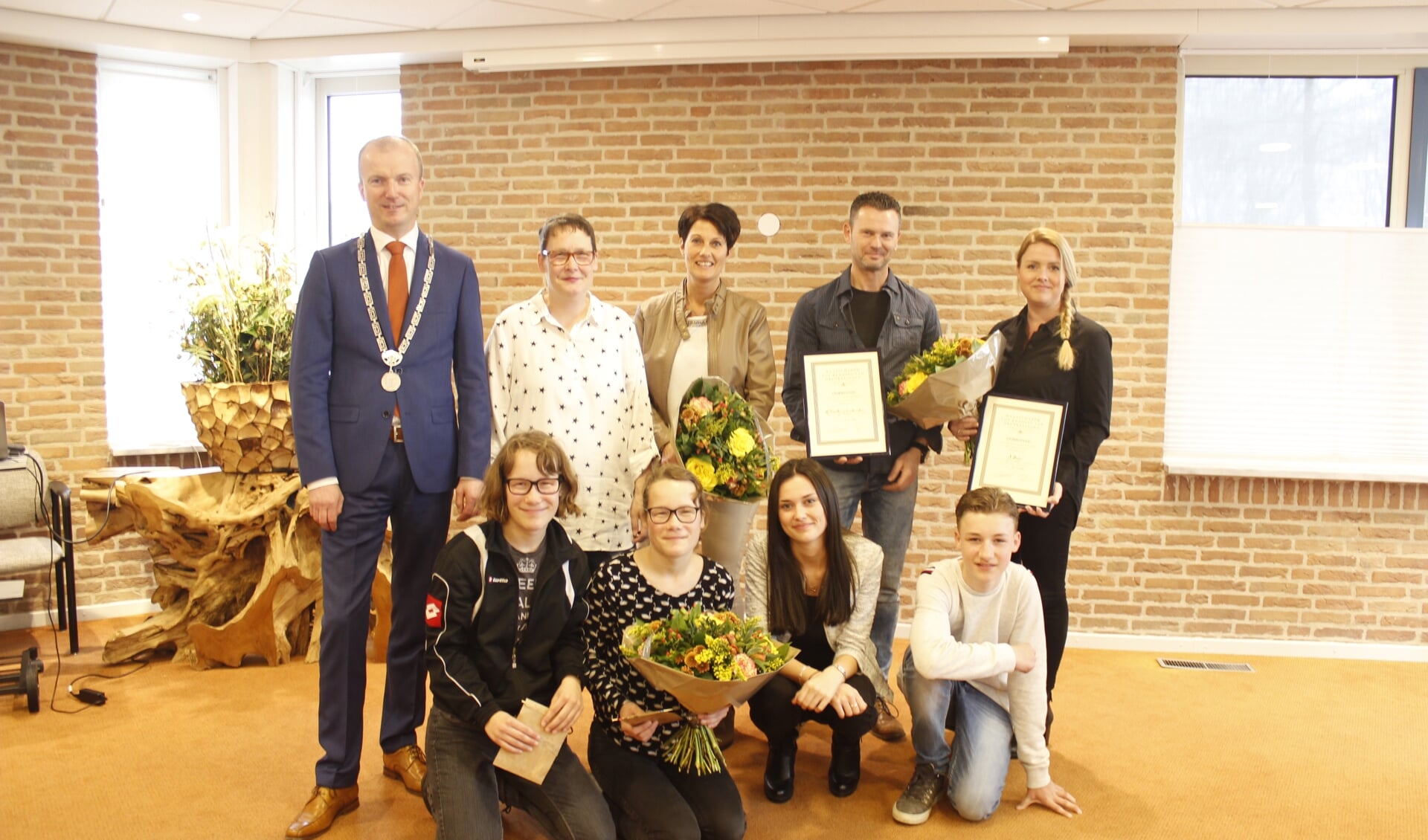 Drie dappere redders uit Arkel ontvangen oorkonde
