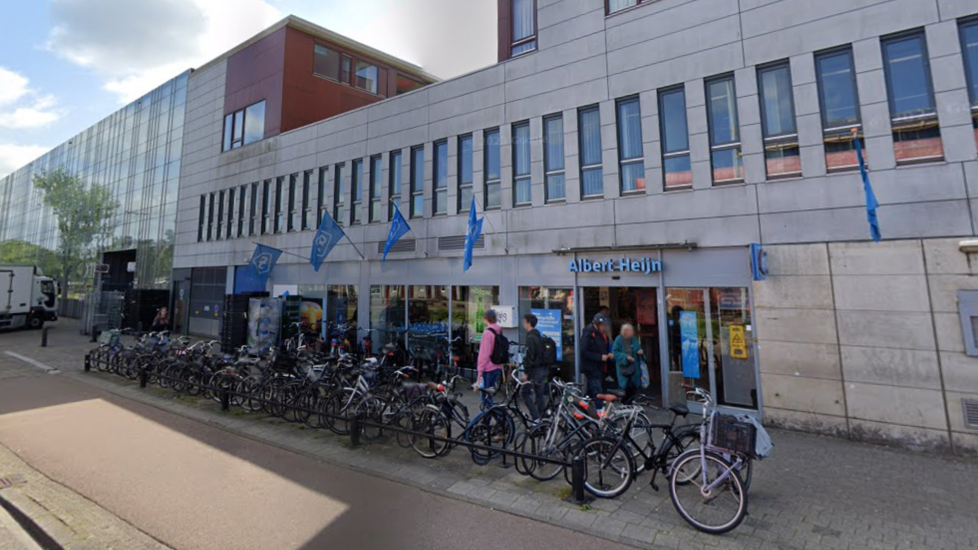 Albert Heijn (Vondellaan), Vondellaan 200 (Dichterswijk)