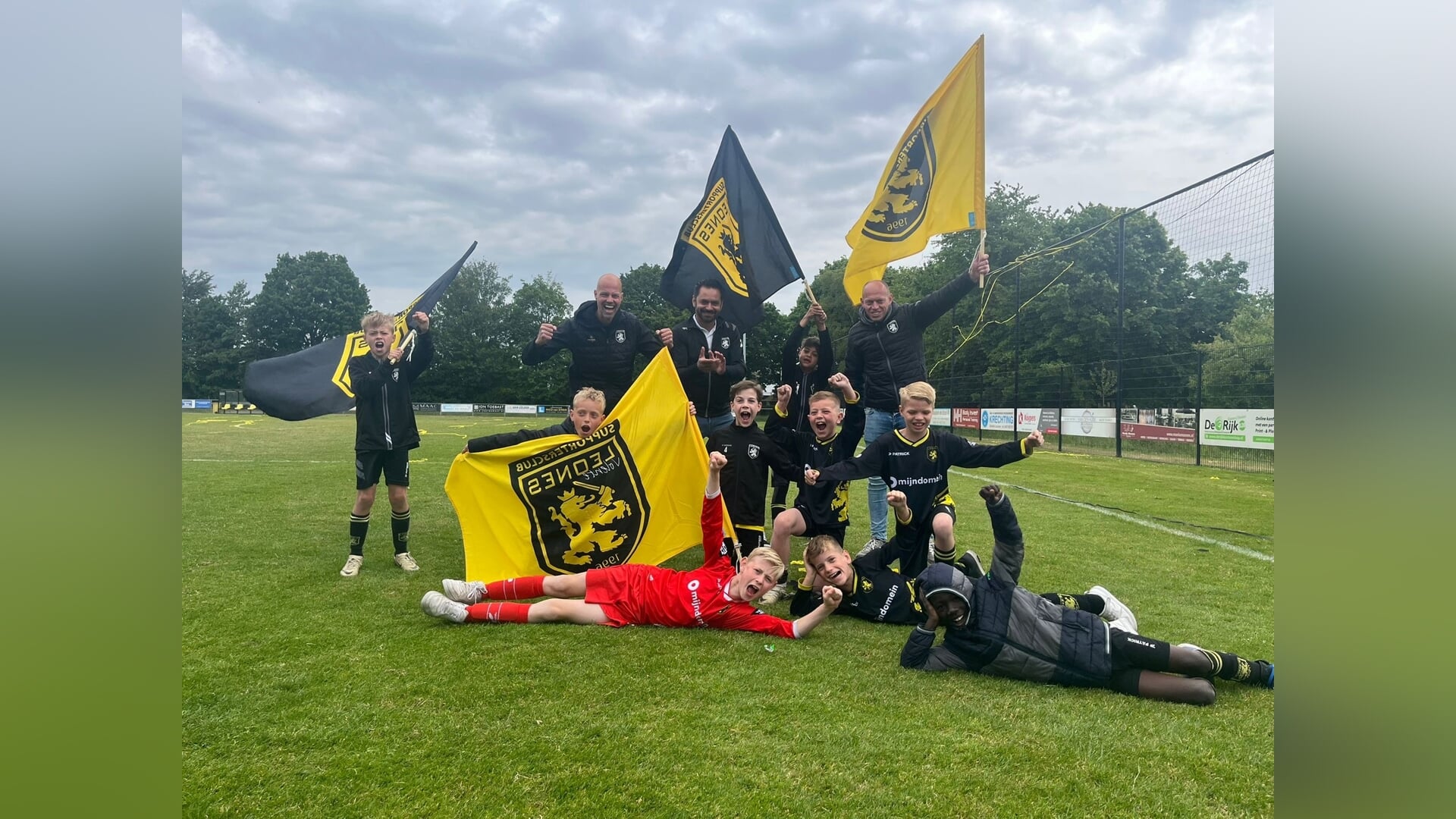 Leones JO11-3 grijpt kampioenschap in vierde klasse