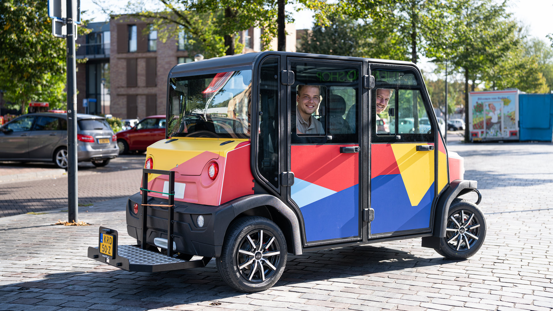 Ritje met de U-Mobiel: Utrechtse broers starten gratis ophaaldienst voor ouderen