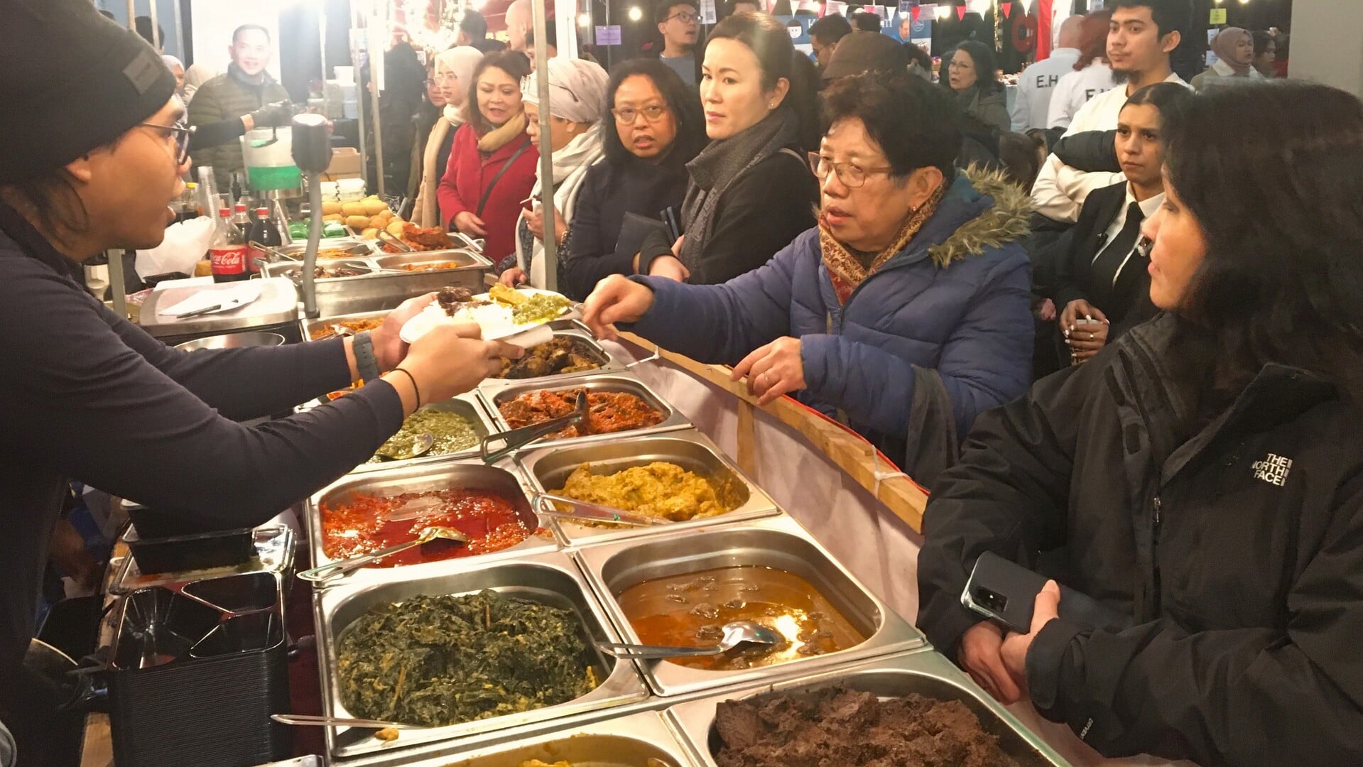 Pilih dan nikmati makanan India bersama di Broodfabriek