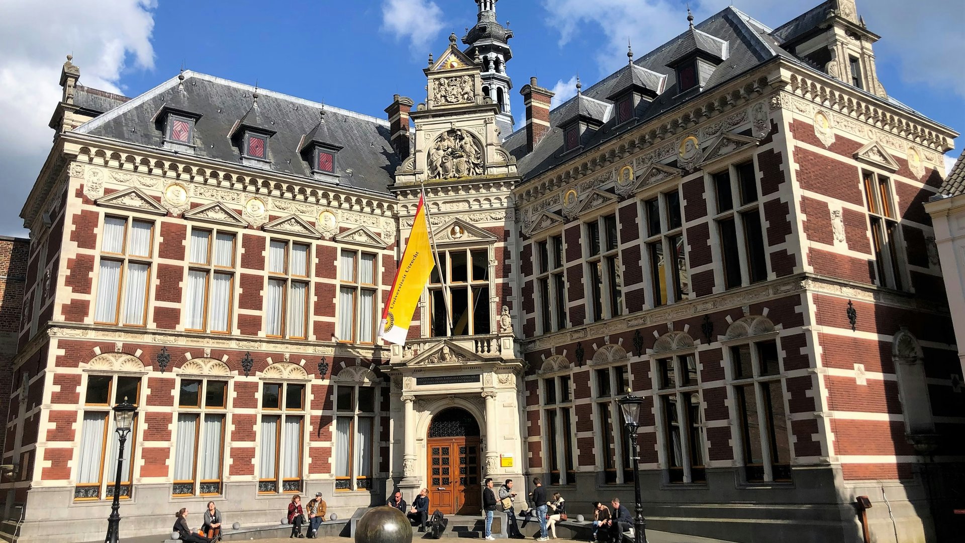Universiteit Utrecht vindt mogelijkheden voor nieuwe kankerbehandelingen bij honden en mensen