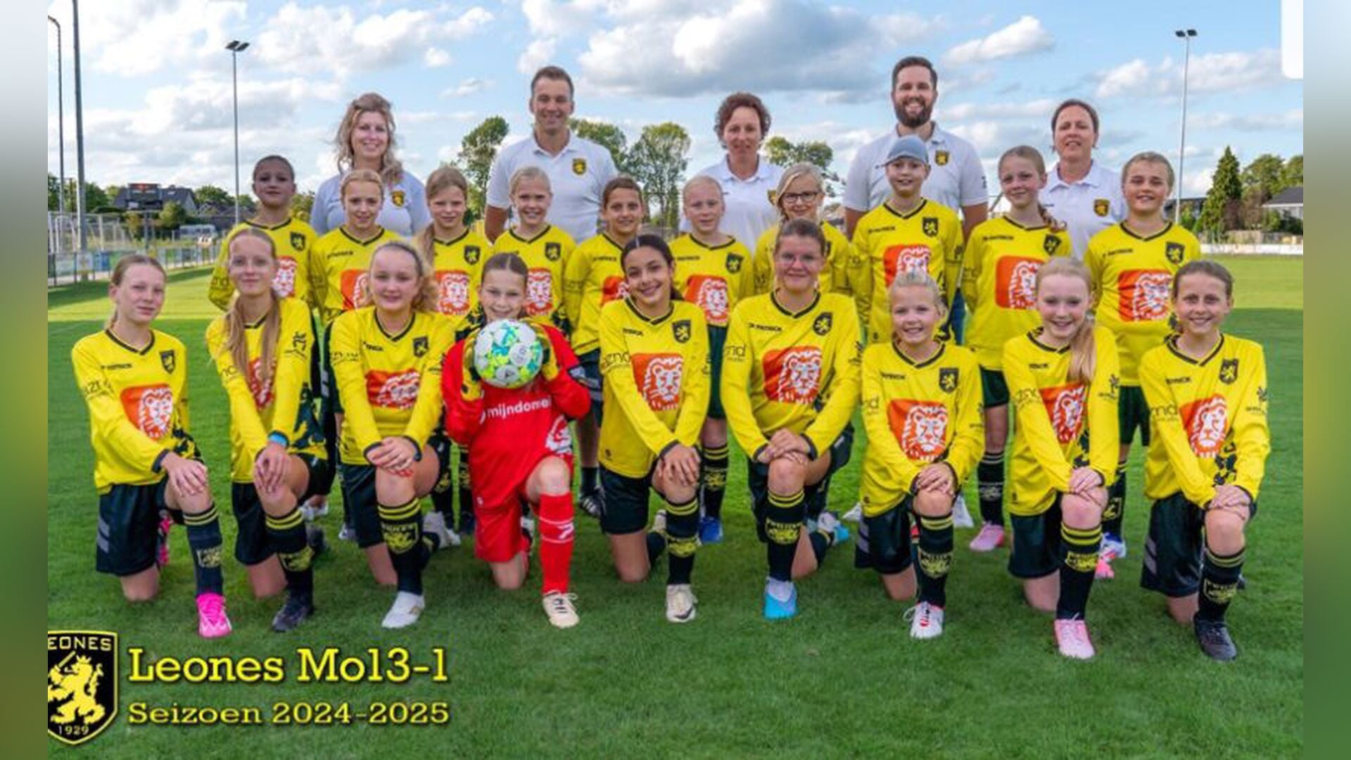 Team Lise in actie tijdens Final League op velden Leones
