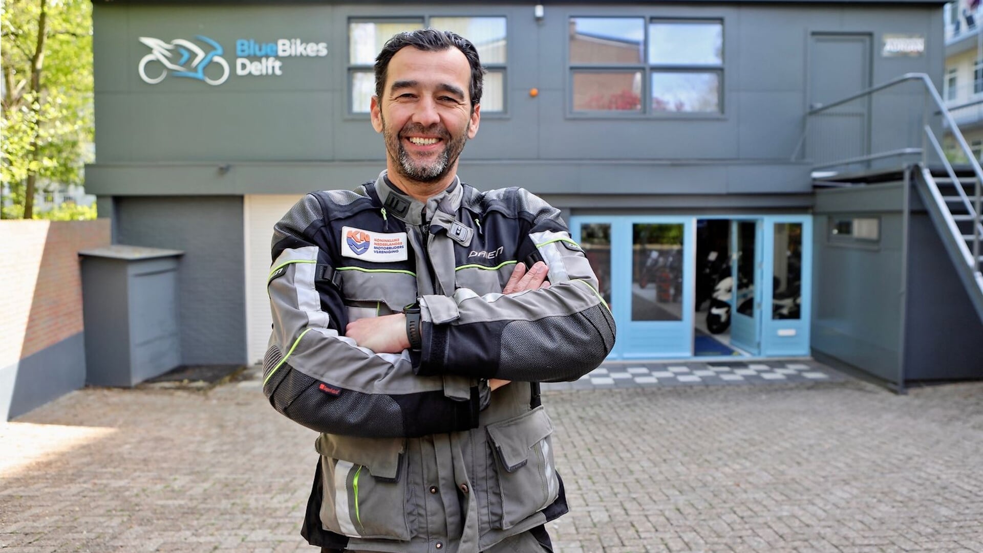 Motorwinkel Bluebikes Delft wordt officieel geopend