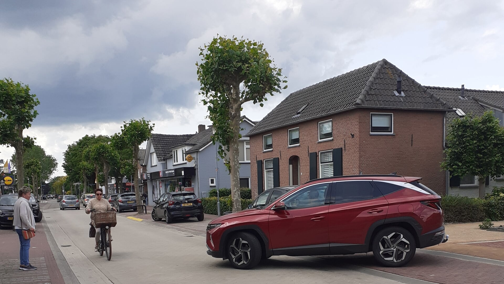 Zorgen over verkeersveiligheid centrum Beneden-Leeuwen