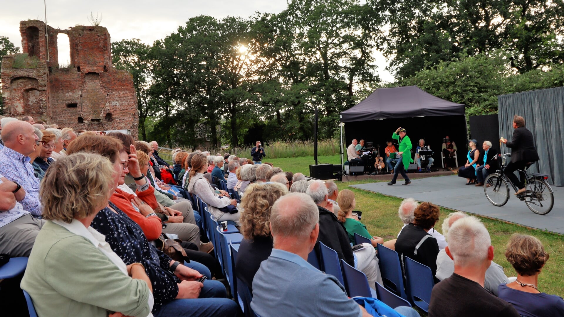 Ruïnetheater Batenburg speelt ‘De Maanreiziger’