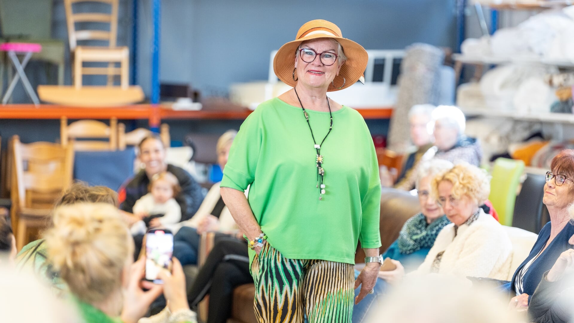 Modeshow voor het goede doel bij Dorcas in Broek op Langedijk