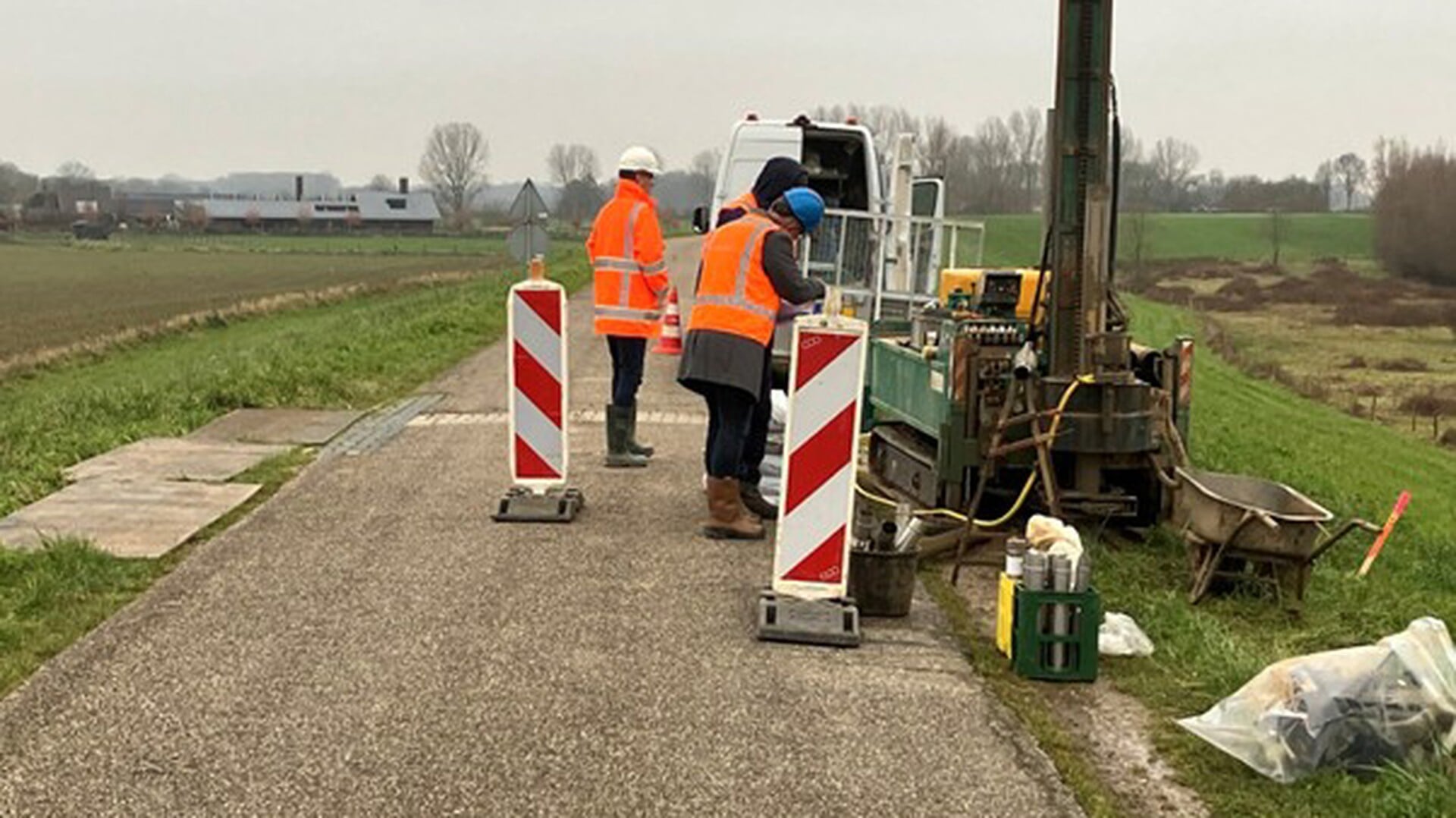 Grondonderzoeken langs de Maasdijken