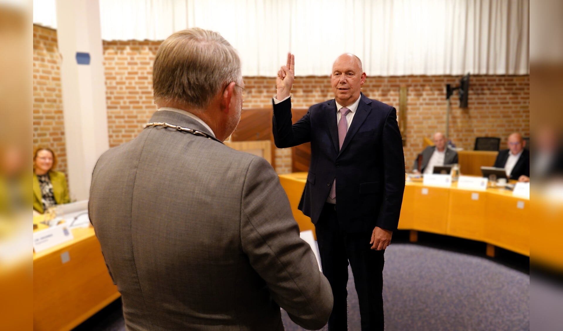 Bert Boerman geïnstalleerd als nieuwe wethouder van Ommen - De Toren ...