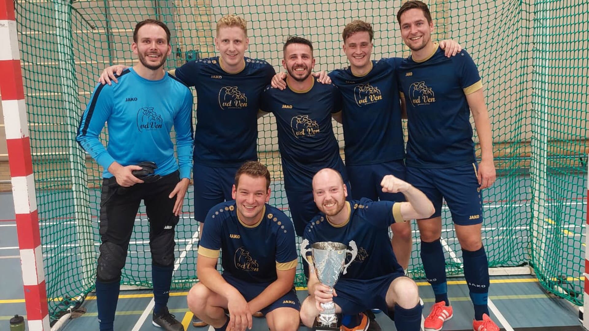 Vd Ven Groente en Fruit pakt winst in kampioensduel
