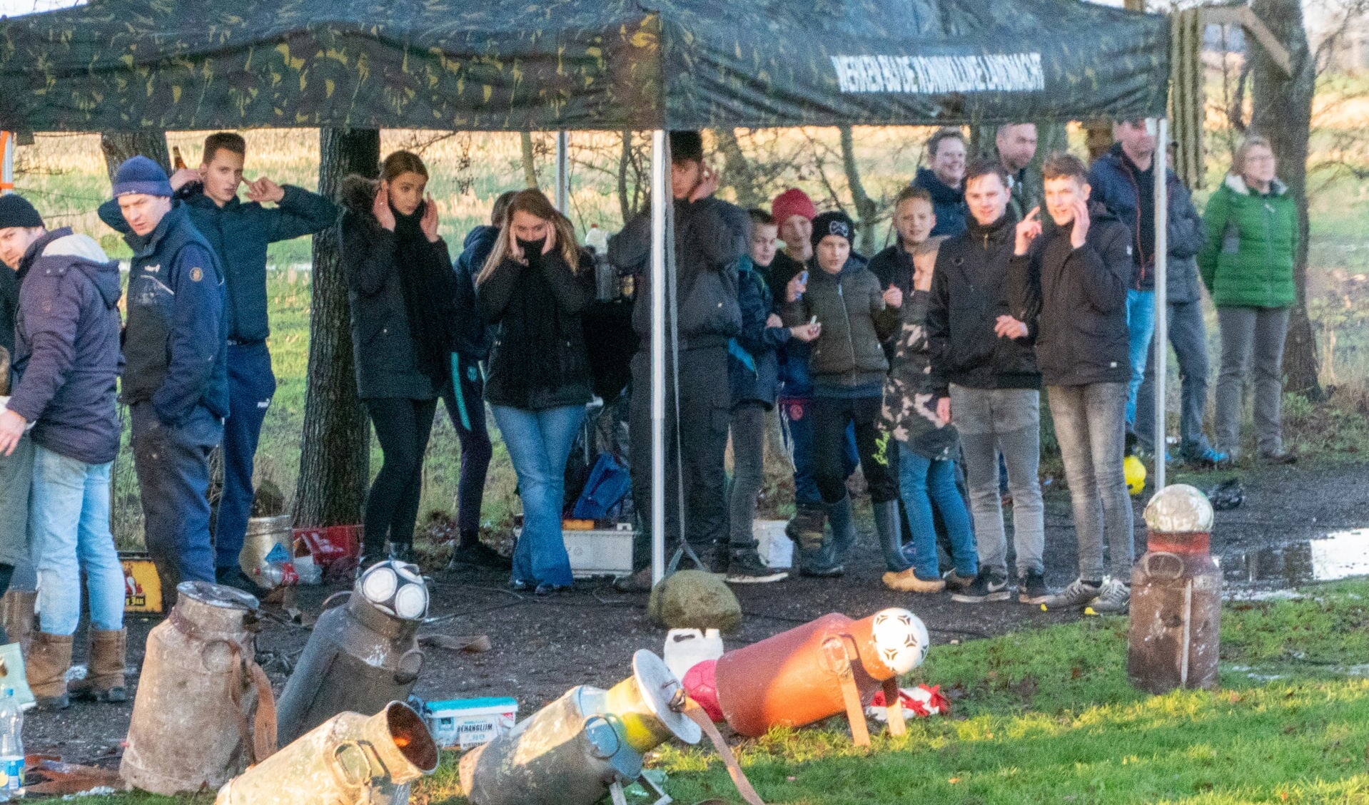 FOTO’S / Carbidschieten in Wijckel