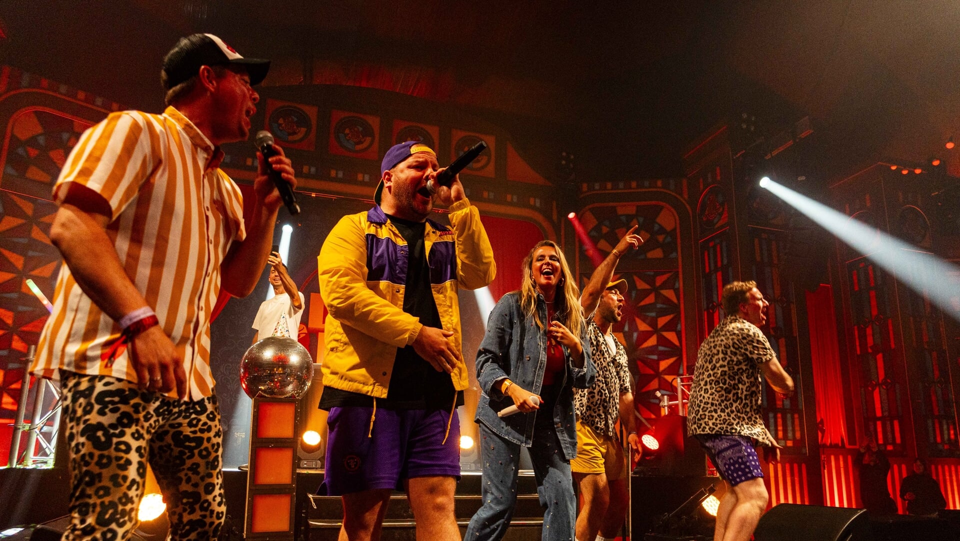 Effe Serieus scoort dikke hit met ‘Baila de Gasolina’: hoogste nieuwe binnenkomer in de Top 40