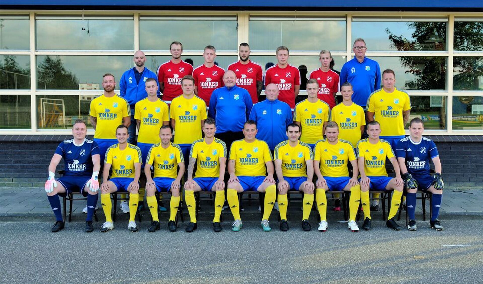 Waterpoort Boys wint in en tegen Minnertsga