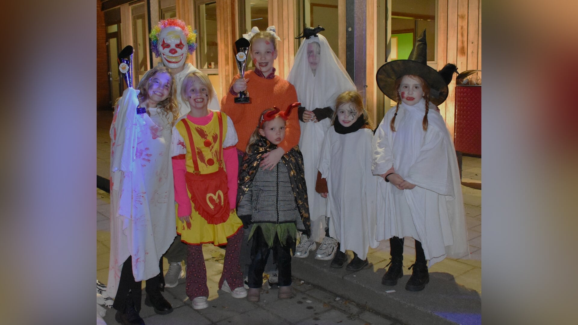 Halloweenoptocht trekt veel deelnemers in Dreumel