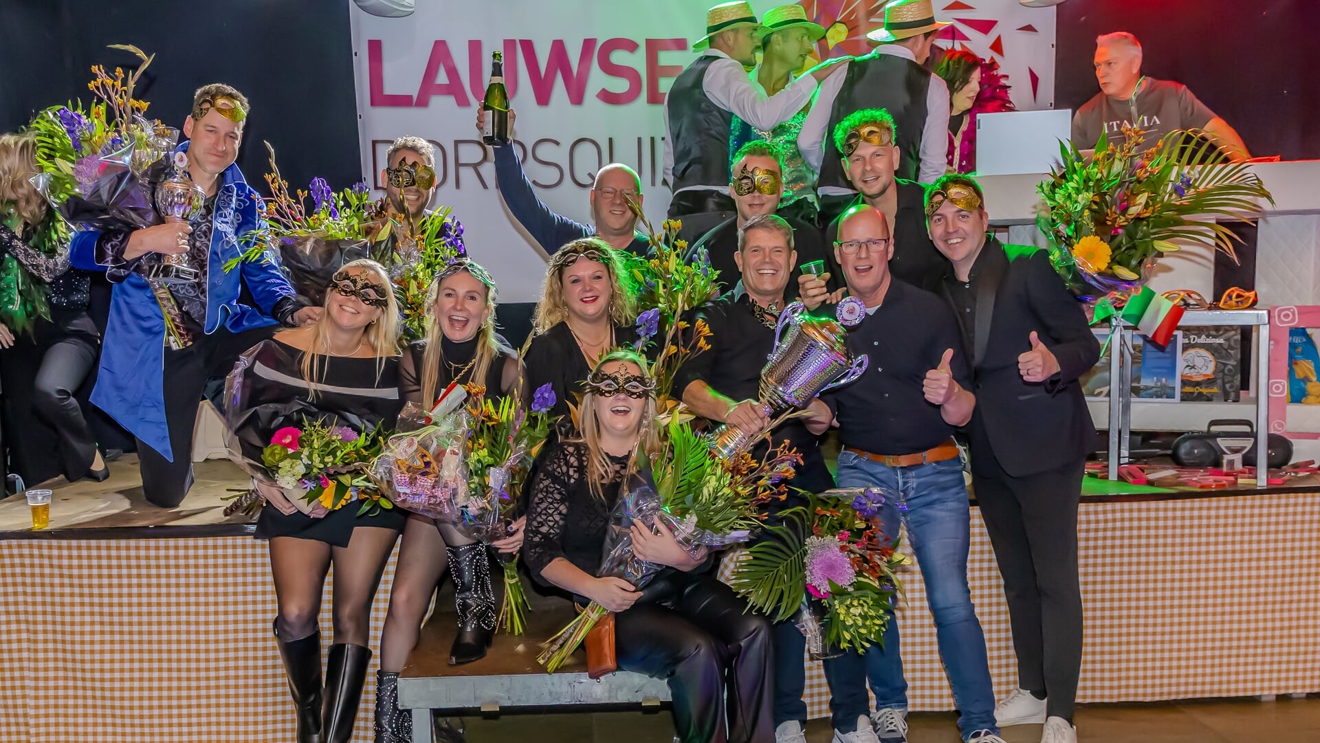 De Lauwse Dwarsliggers winnen Dorpsquiz 2025