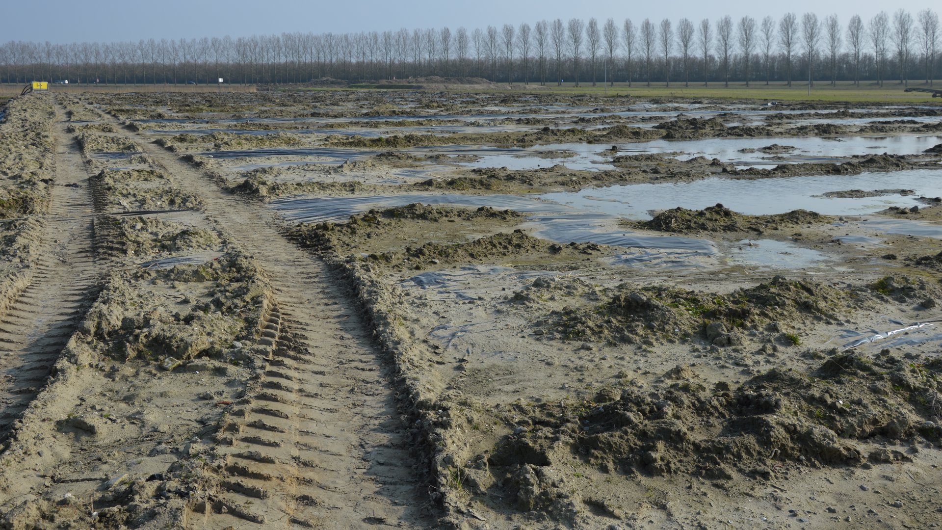 Nog altijd 50.000 ton staalslakken op bedrijvenpark in Oude-Tonge