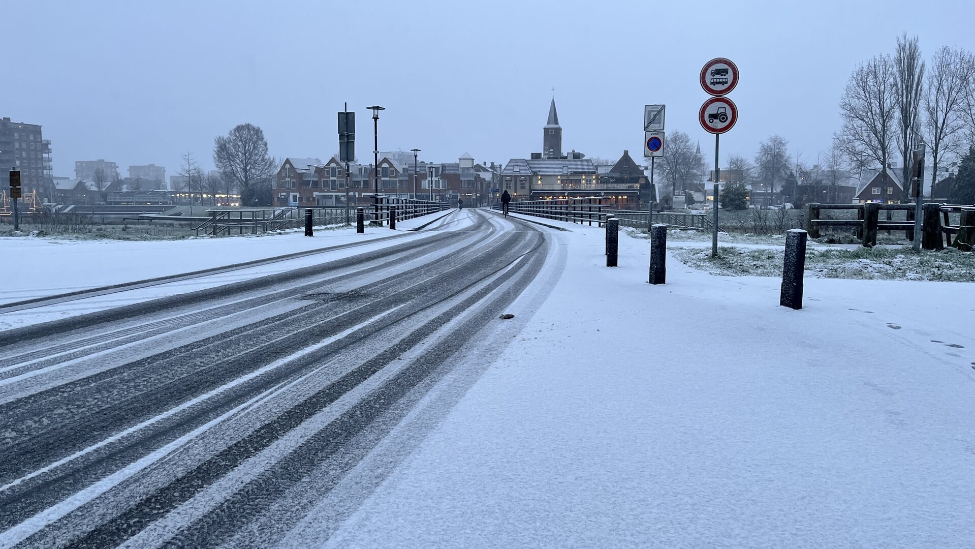 Code geel voor sneeuw en gladheid: KNMI waarschuwt weggebruikers - De ...