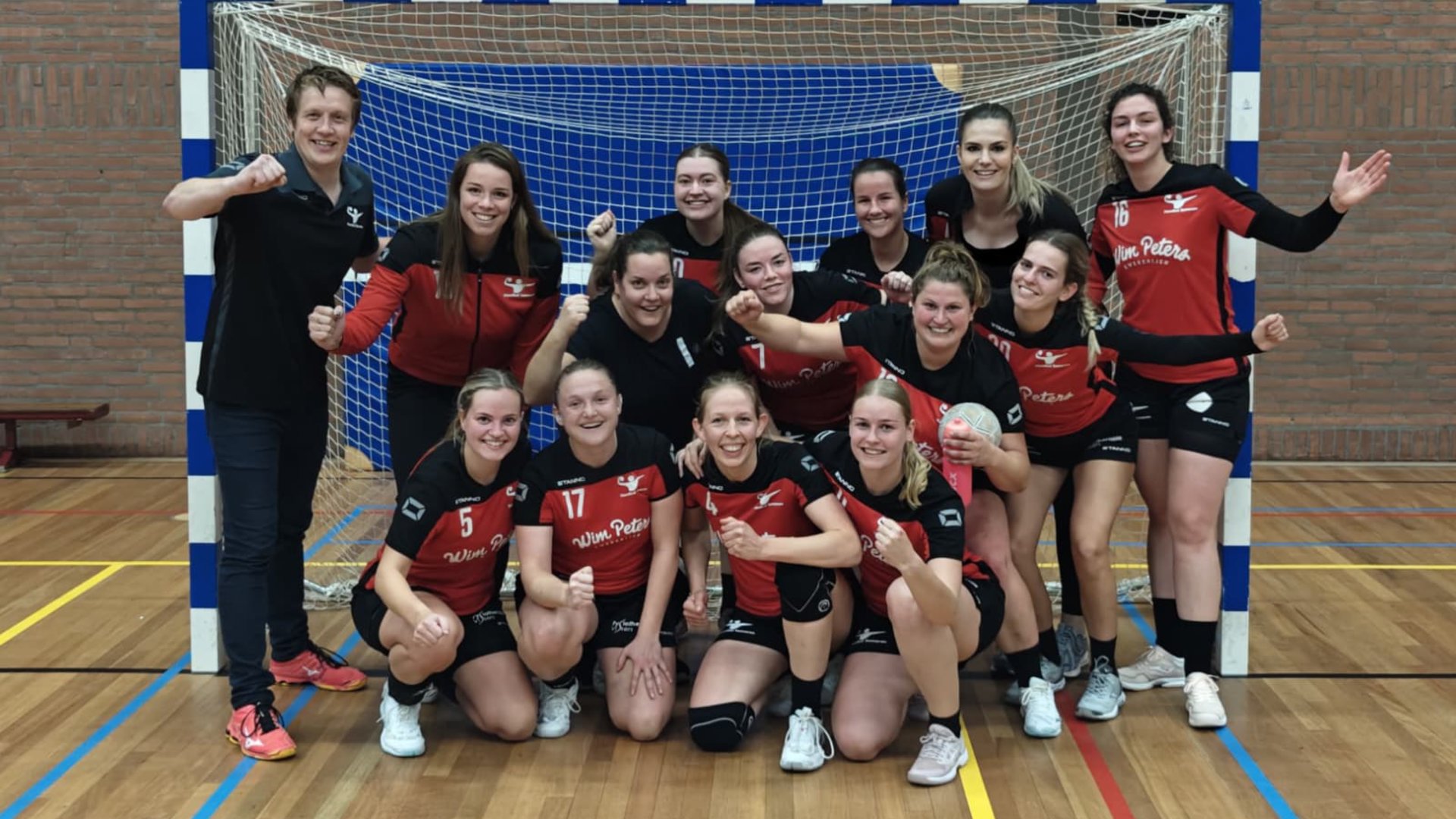 Dames Handbal Someren verslaan De Flyers