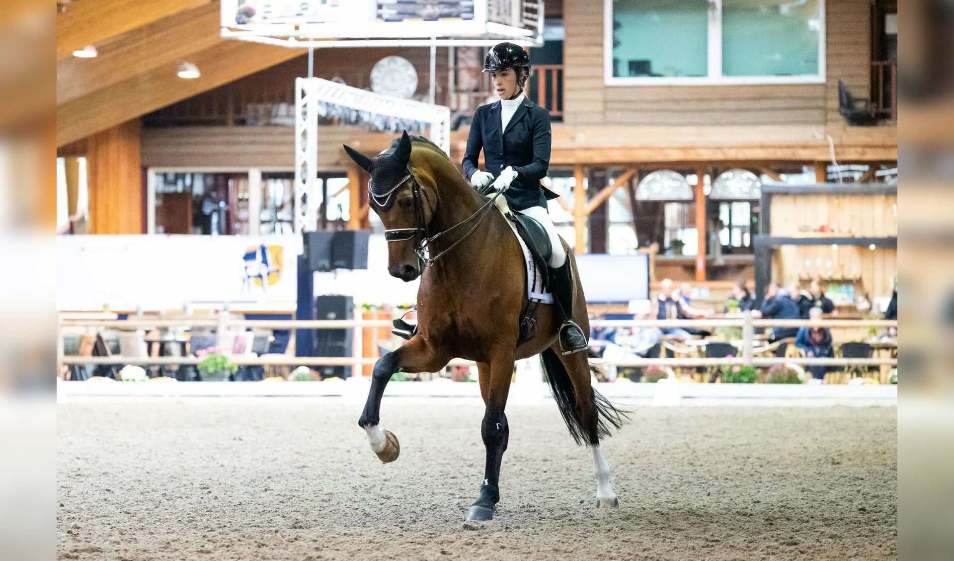 Subtop | Sanne van Grotel wint ZZ-Zwaar in Den Dungen: “Het is genieten in de ring”