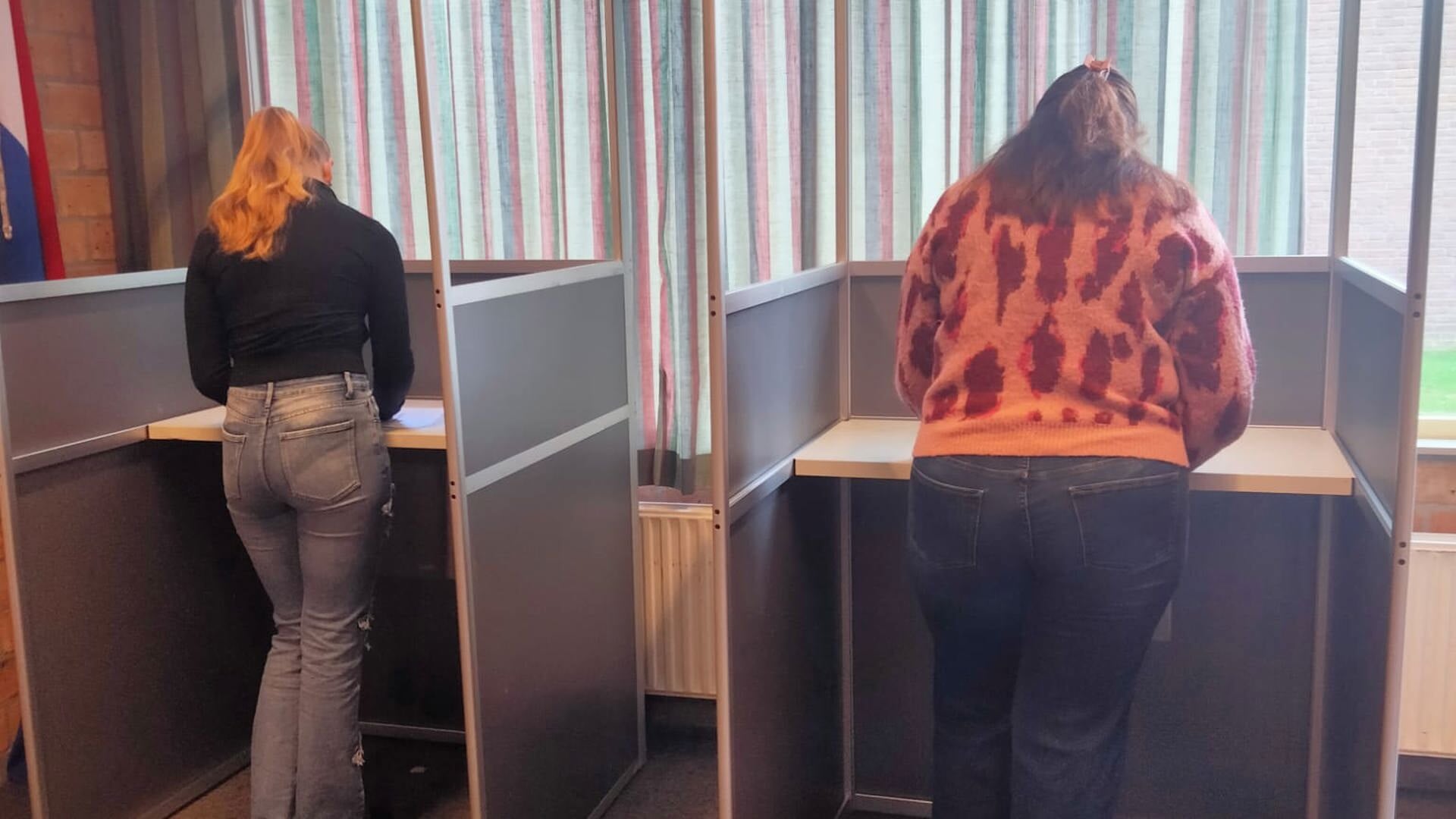 Leerlingen Elde College naar de stembus: Scholierenverkiezingen Tweede Kamer 2025