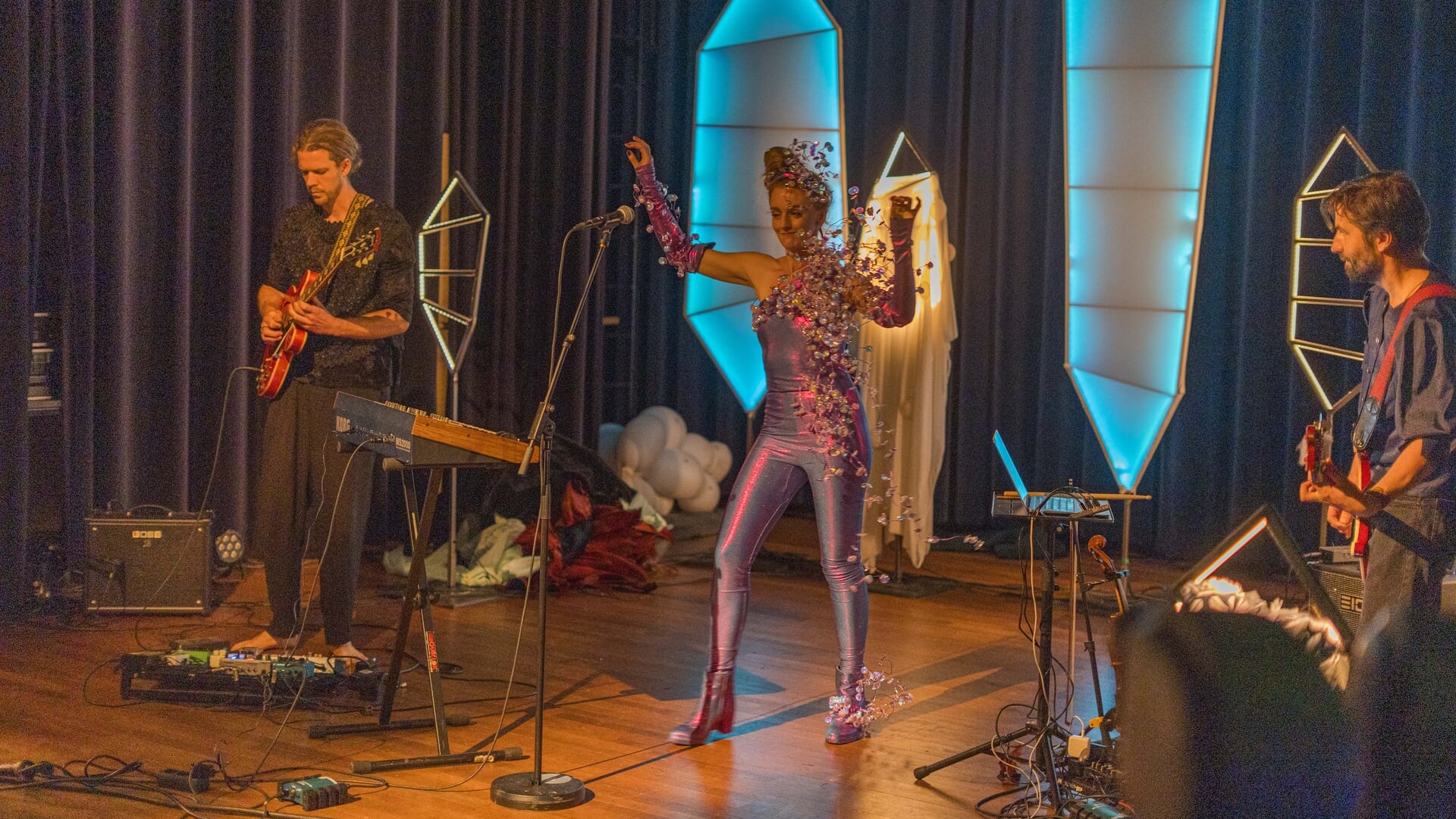 Jubileumexpositie ‘ECHO’ viert 45 jaar KEG met indrukwekkende performance van LaPiratesse