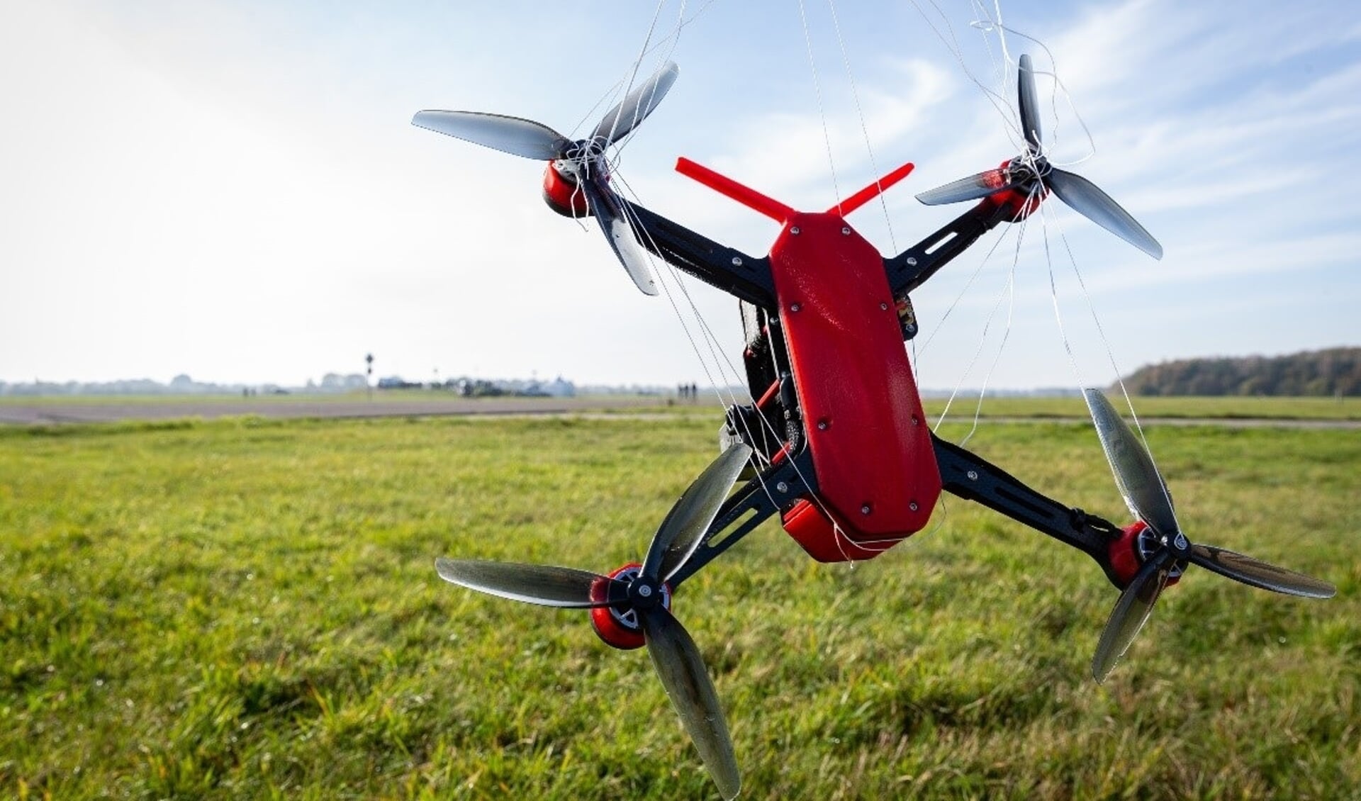 NAVO oefent met drones in Vredepeel