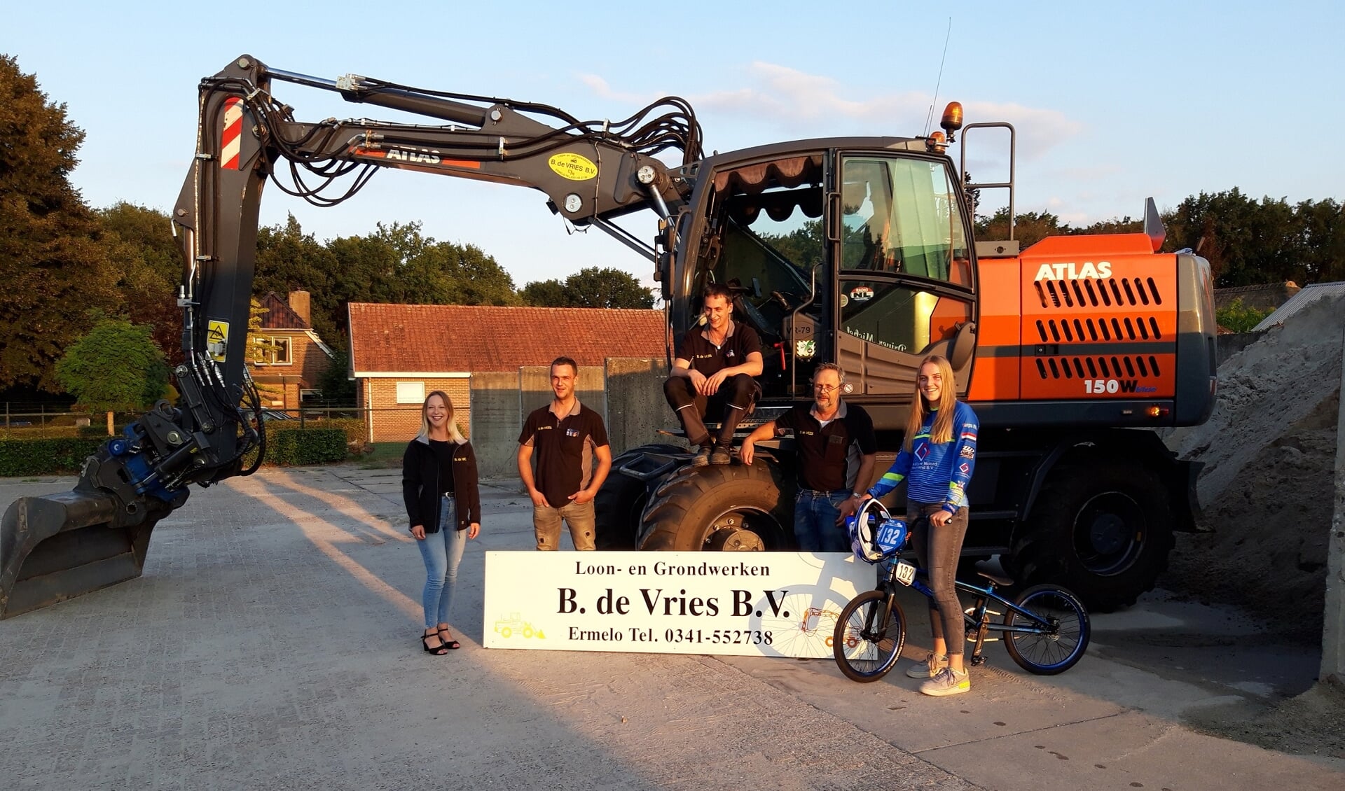 Loon En Grondverzetbedrijf B. De Vries BV Sponsort Doornspijkse BMX ...