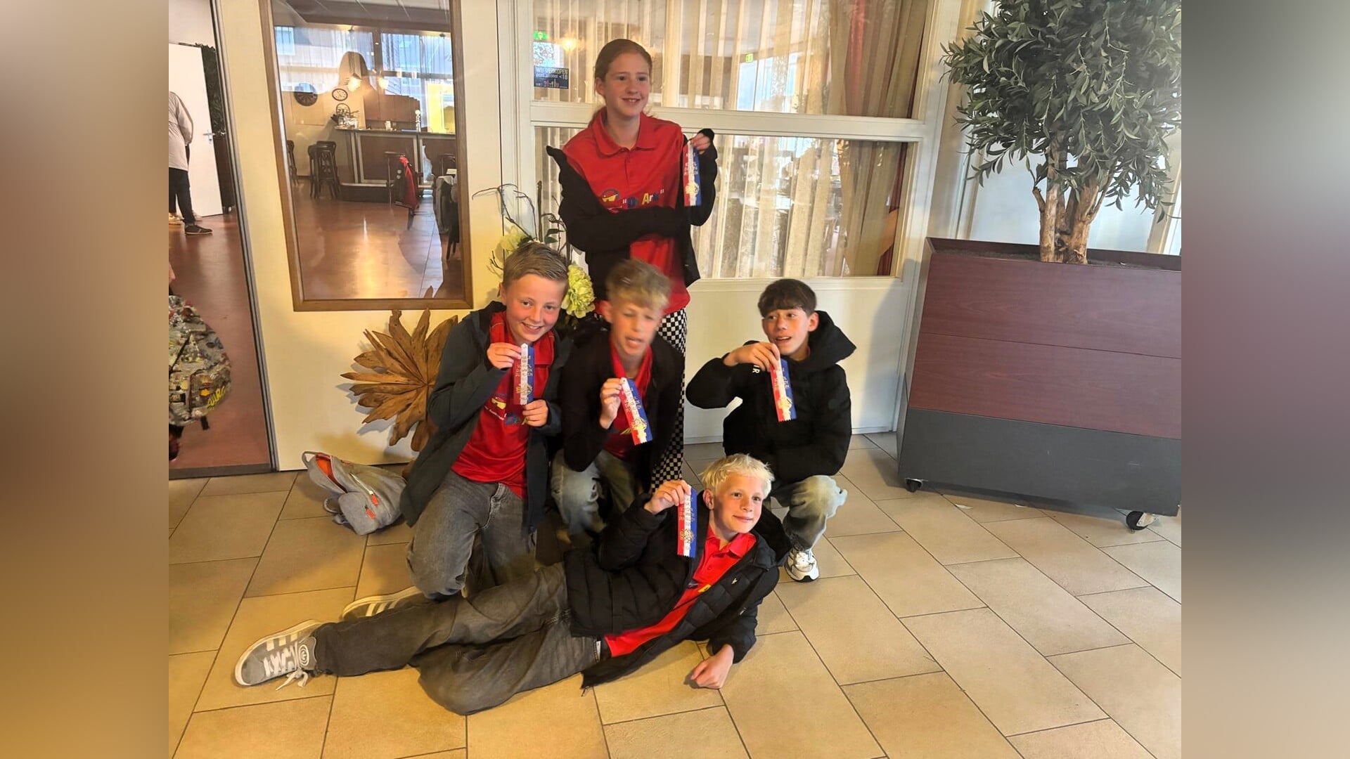 Schooldamteams uit Dedemsvaart deelnemers in landelijke finale.
