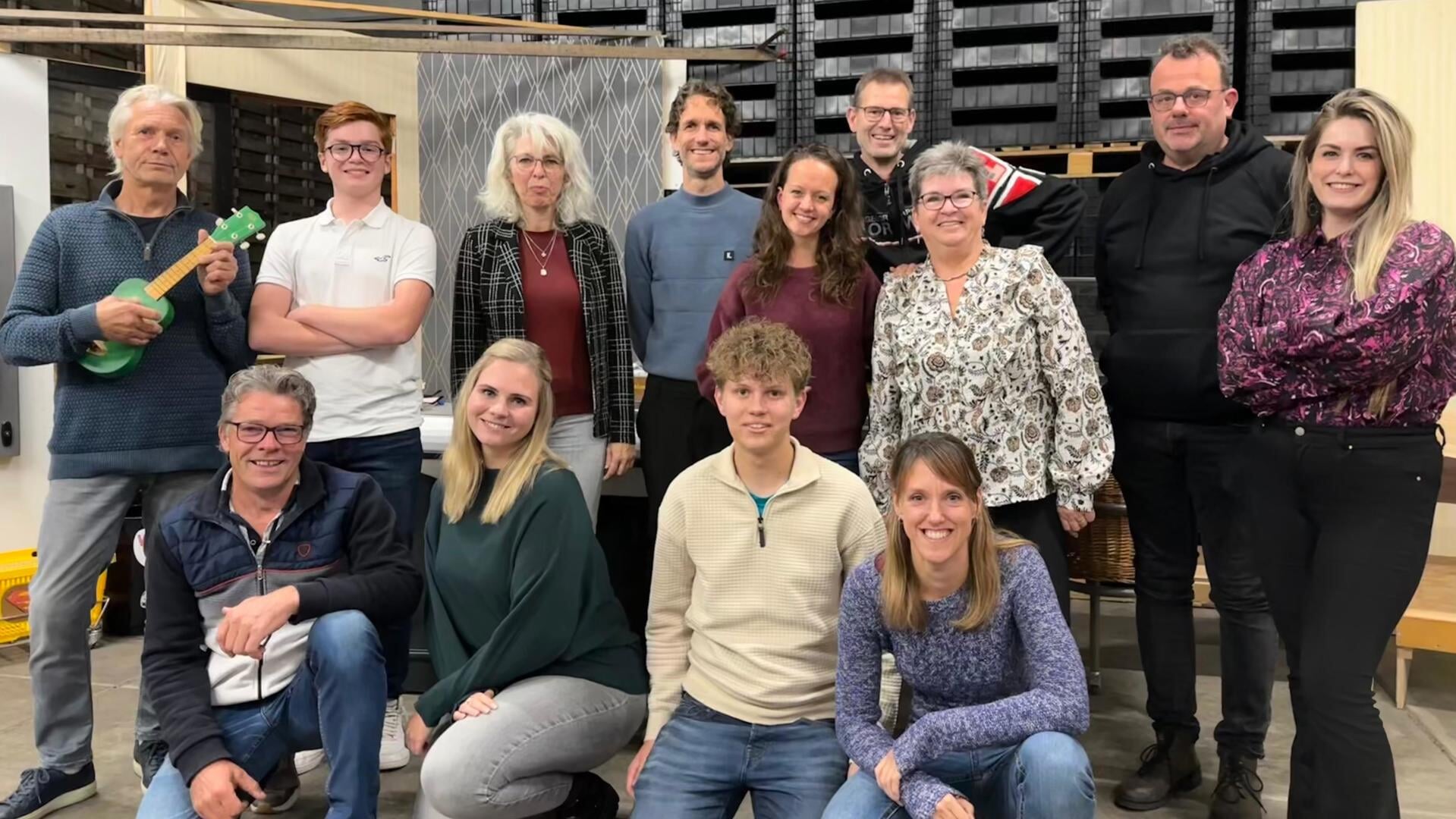 Sint Genesius speelt klucht Supermarkt De Super Super in Zuidermeer