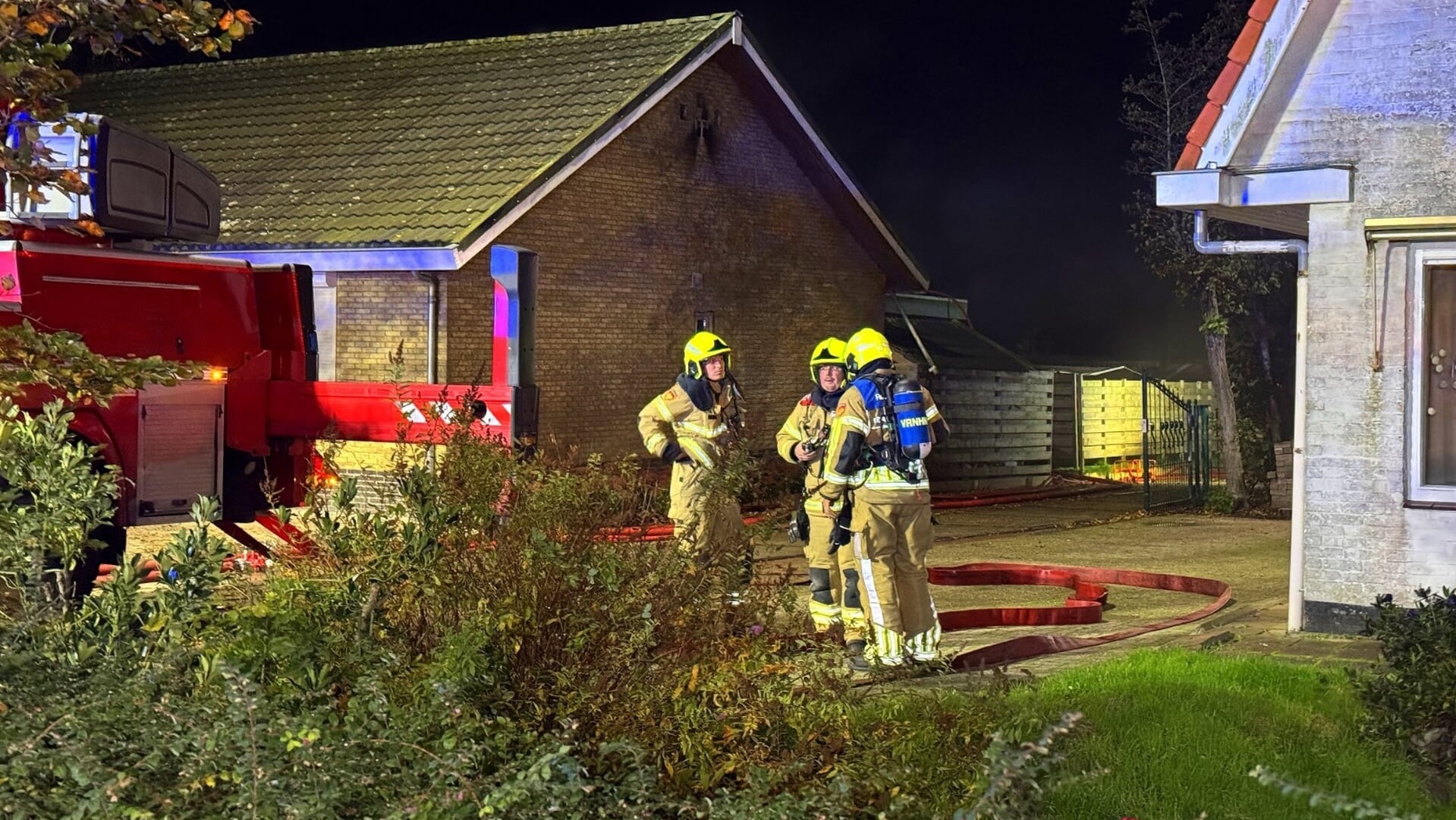 Grote brand in woning aan Molenweg in Wieringerwaard