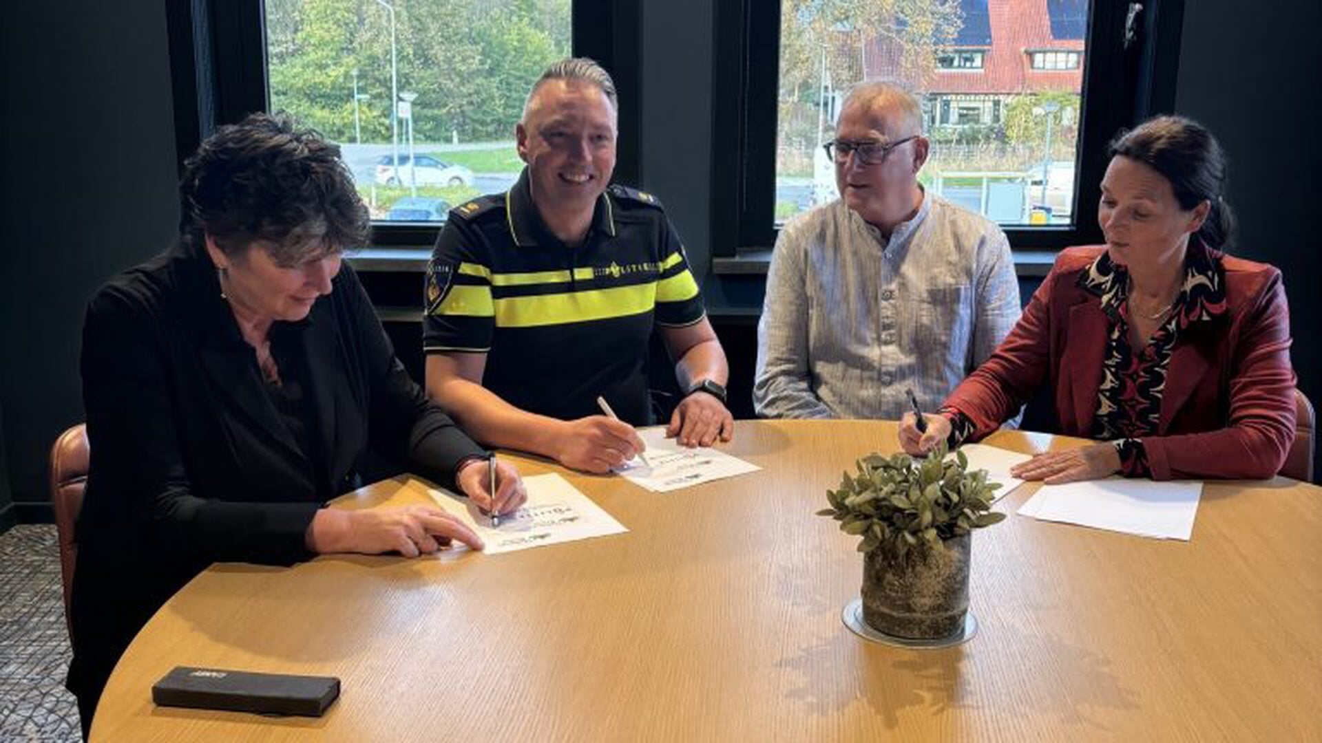 RSG Wiringherlant, politie en gemeente Hollands Kroon ondertekenen convenant
