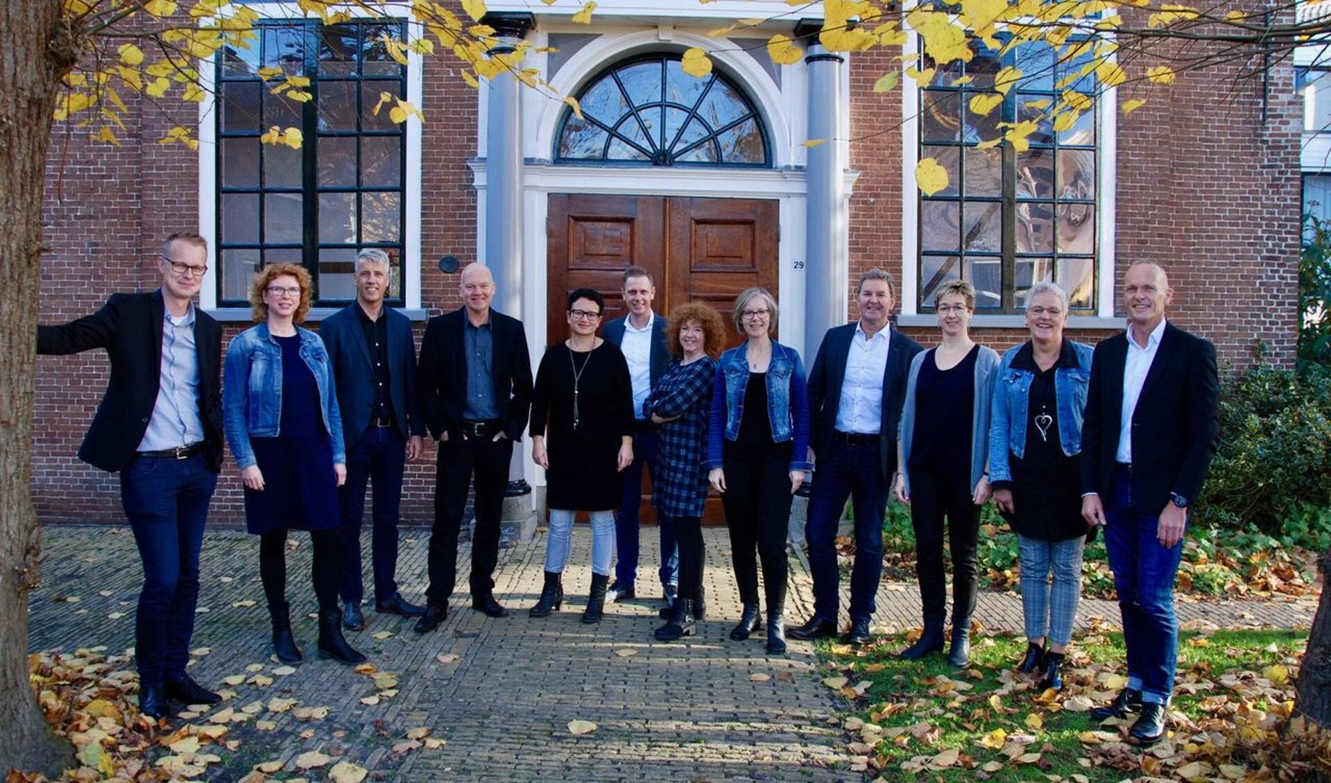 Voorjaarsconcert Vocaal ensemble Koarbizznizz met verteller Henk van der Veer