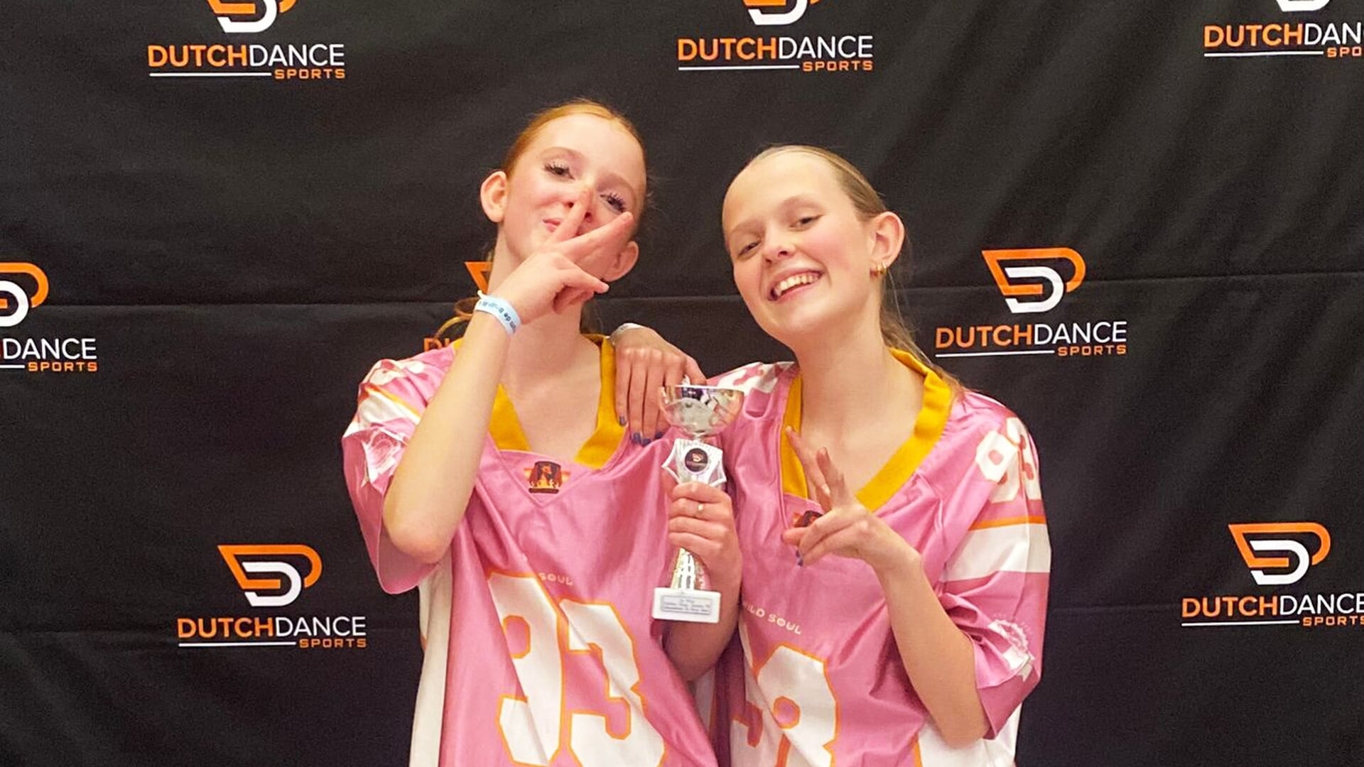 Bo Weijer en Tess Hartensveld winnen goud bij Dutch Dance Sports