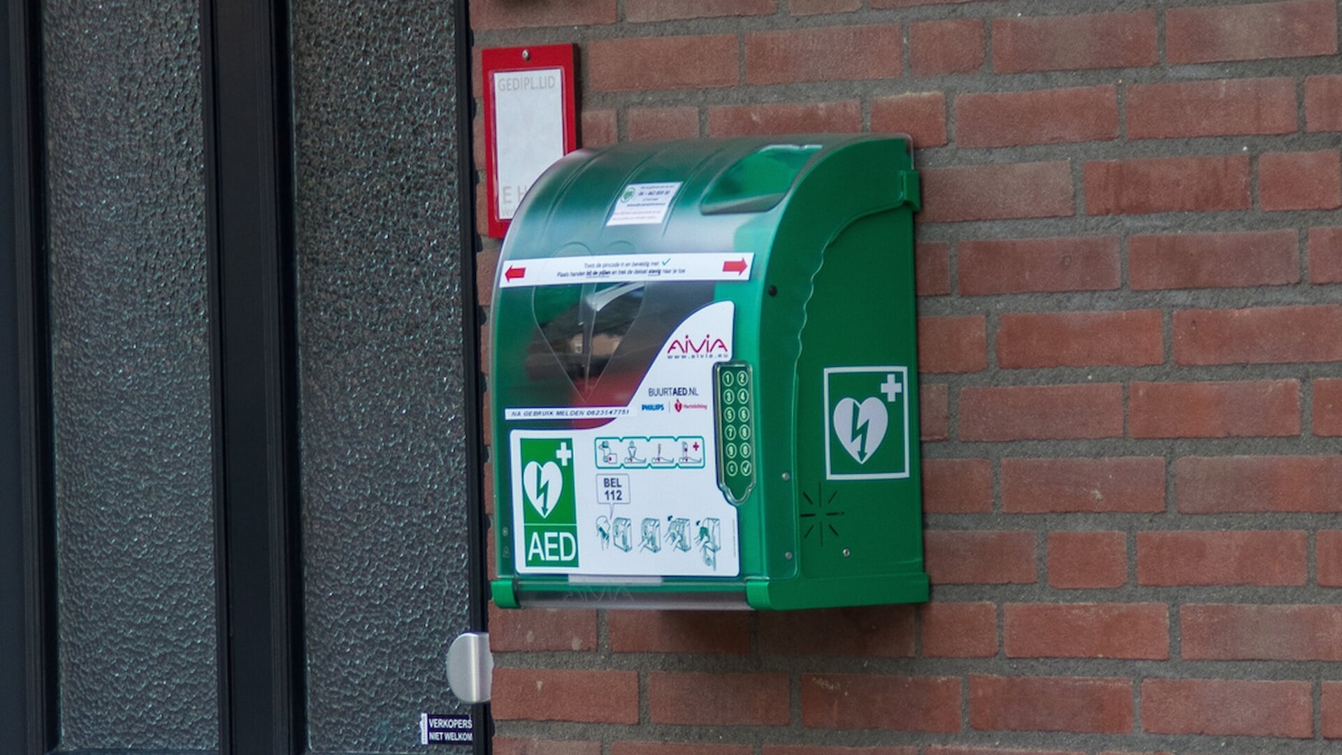 De-AED--daar-red-je-levens-mee-