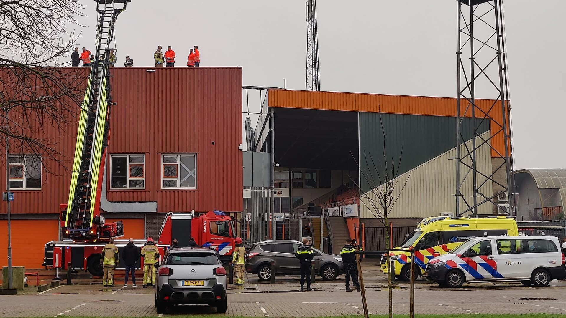 Overleden man op dak is vader van bekende Volendamse handbalkampioen