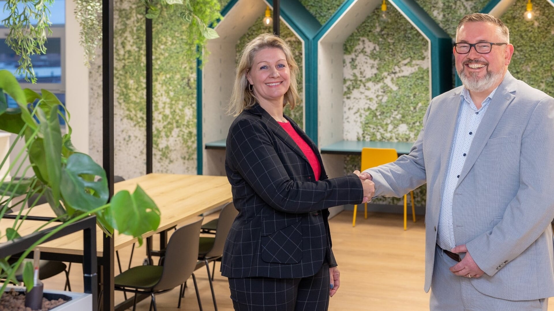 Ariane Linnert gestart als rector bij het Wateringse Veld College